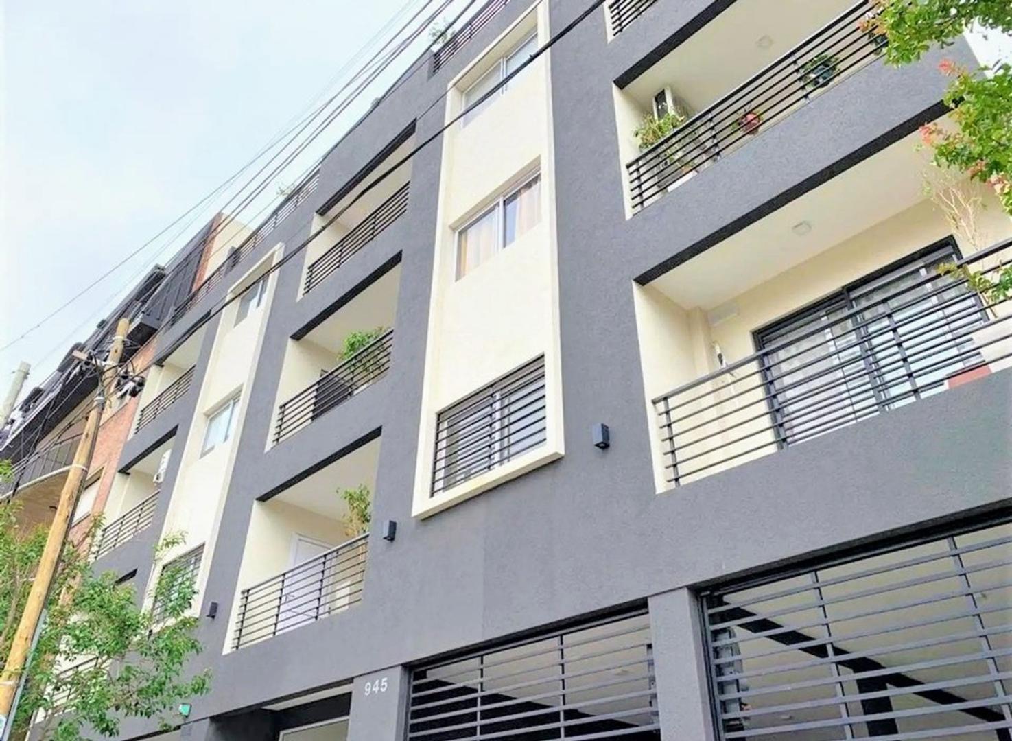 DEPARTAMENTO 3 AMBIENTES AL FRENTE CON BALCON