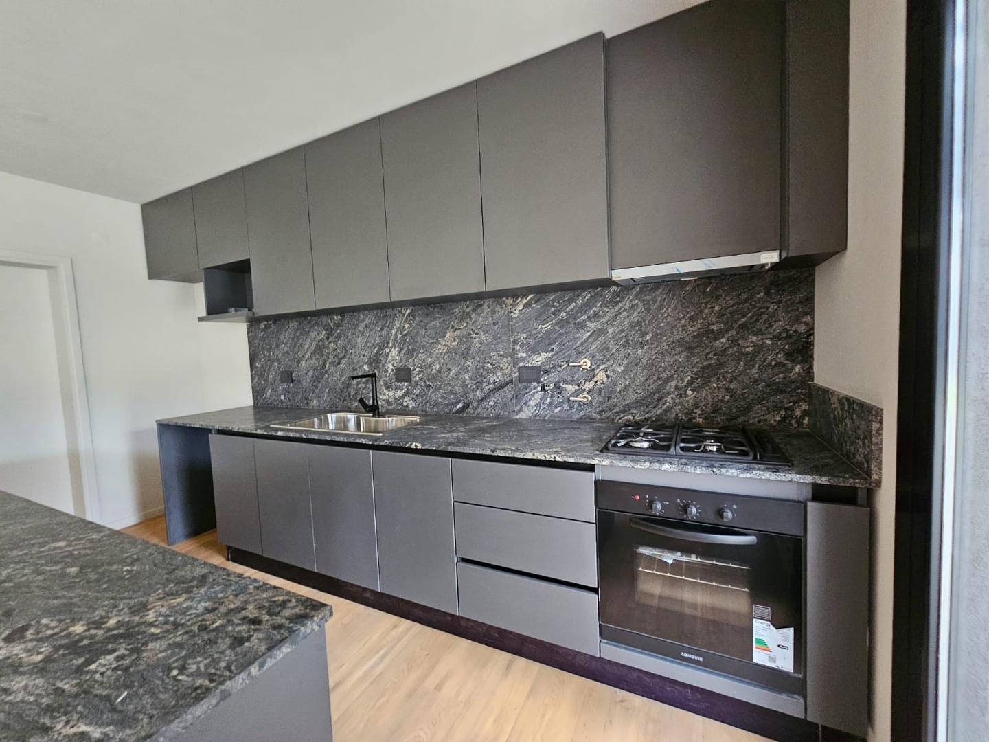 Casa 2 ambientes con 2 baños