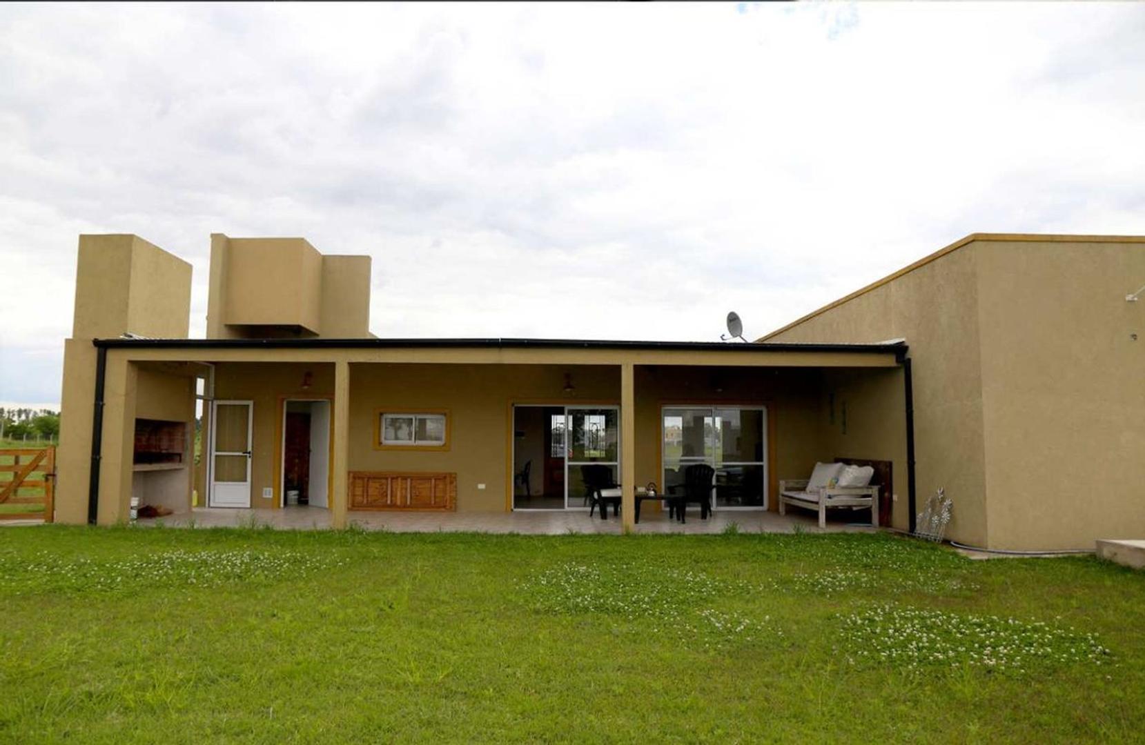 Casa en Venta con 1 cochera