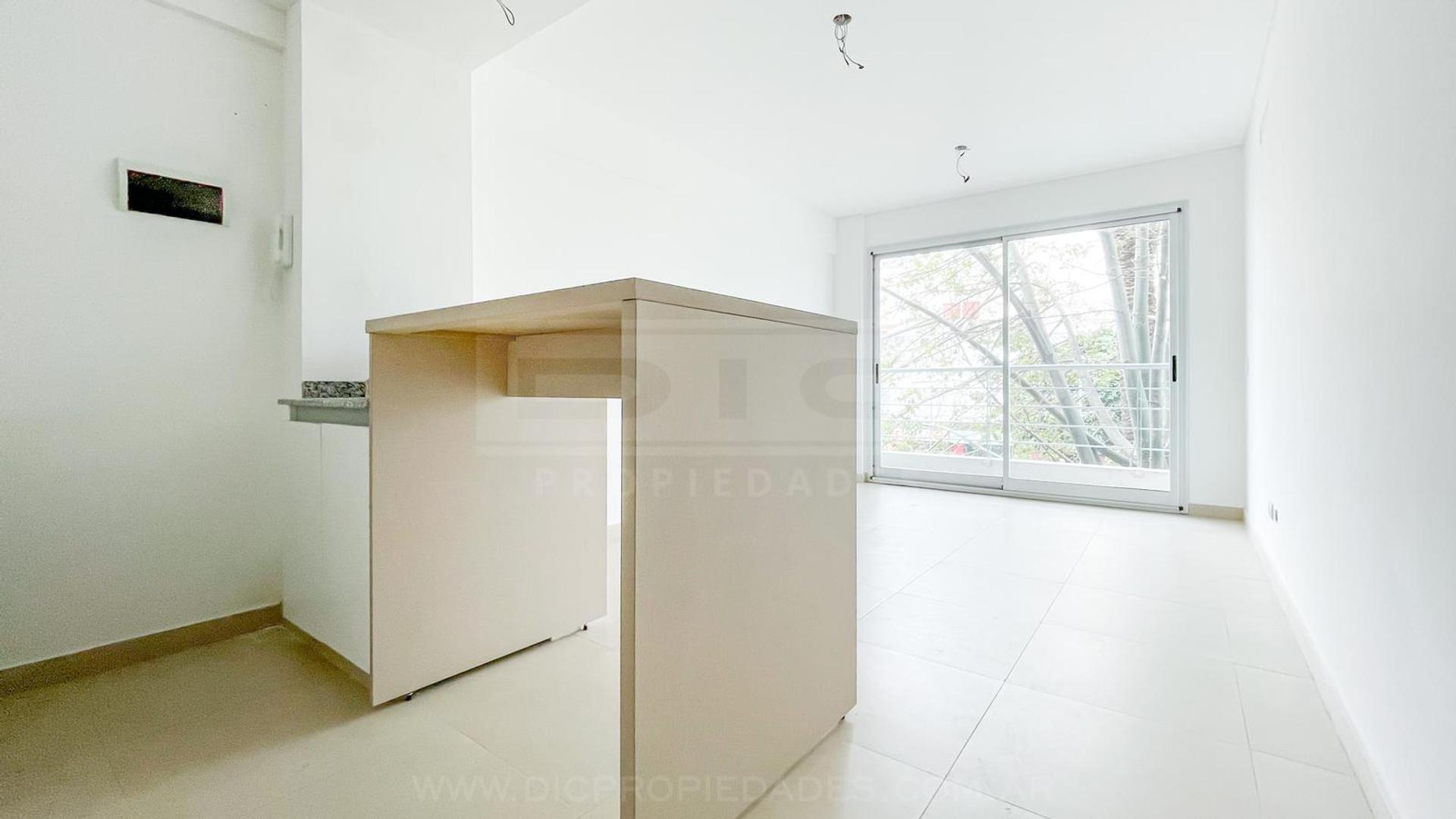 FENIX V - Aristóbulo Coliving - A. del Valle 1630 1° P (116), entre Avellaneda y Caseros