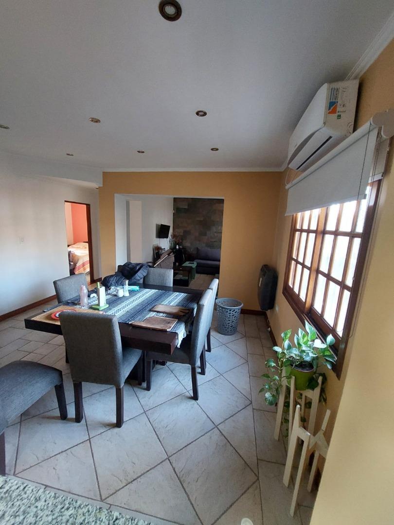 CHALET EN ADROGUE-MUY BUENA UBICACION