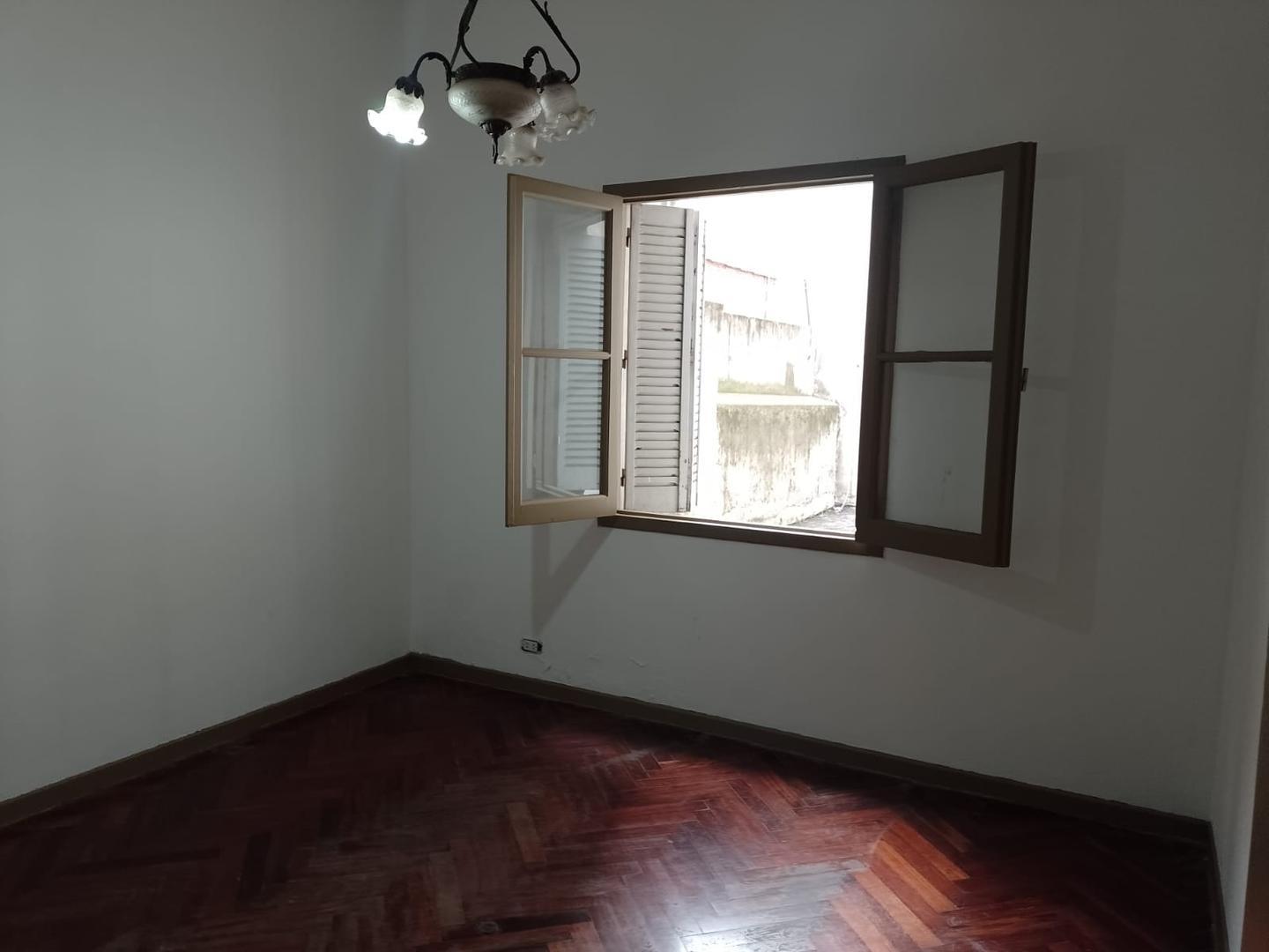 VENTA DEPTO SEMIPISO. 3 AMB C/DEPENDENCIA.