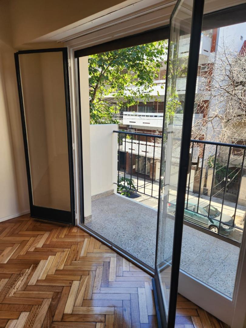 Céspedes 2400, Piso 2