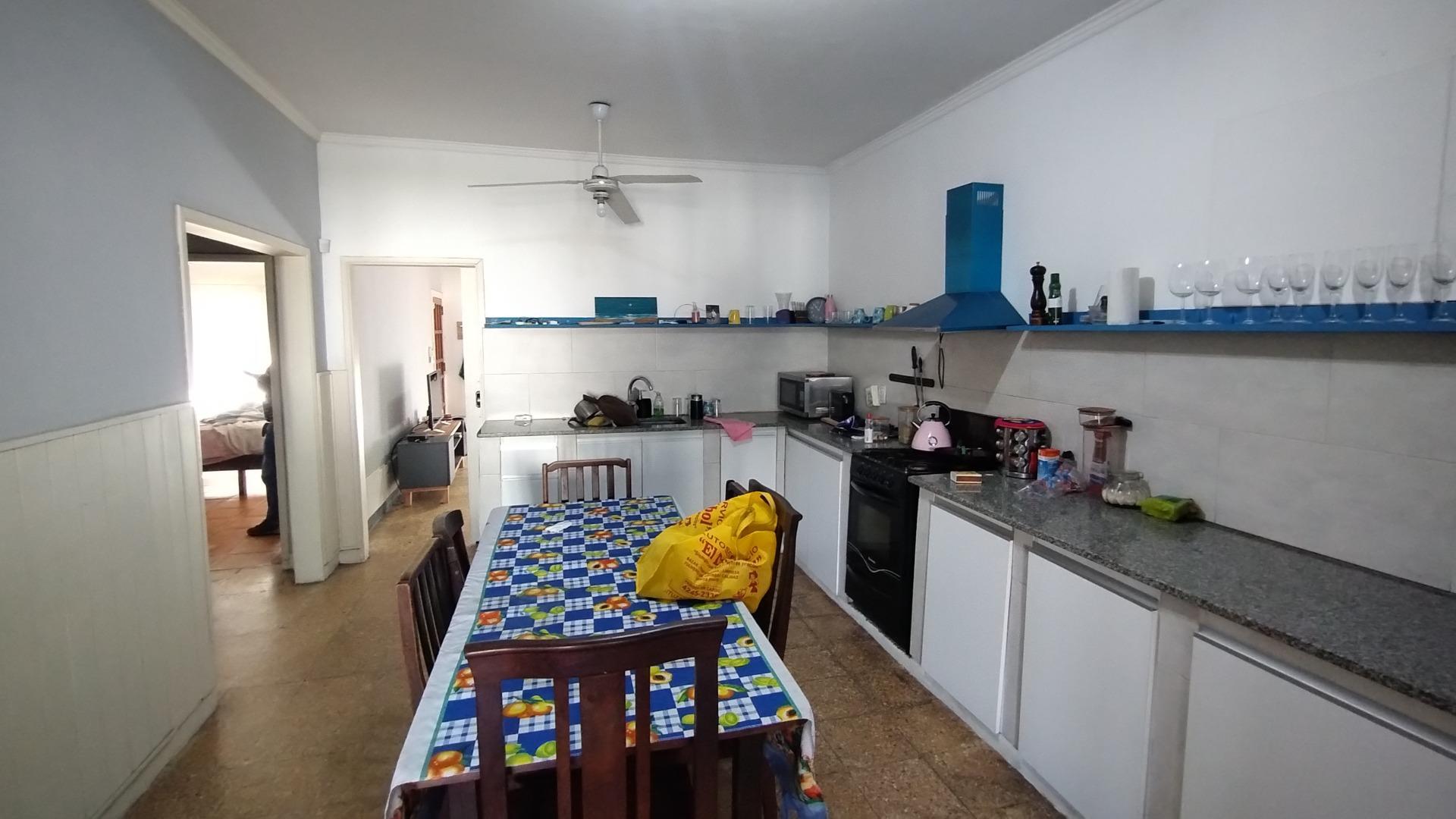 DOS CASAS TRES AMBIENTES PLANTA BAJA Y P. ALTA