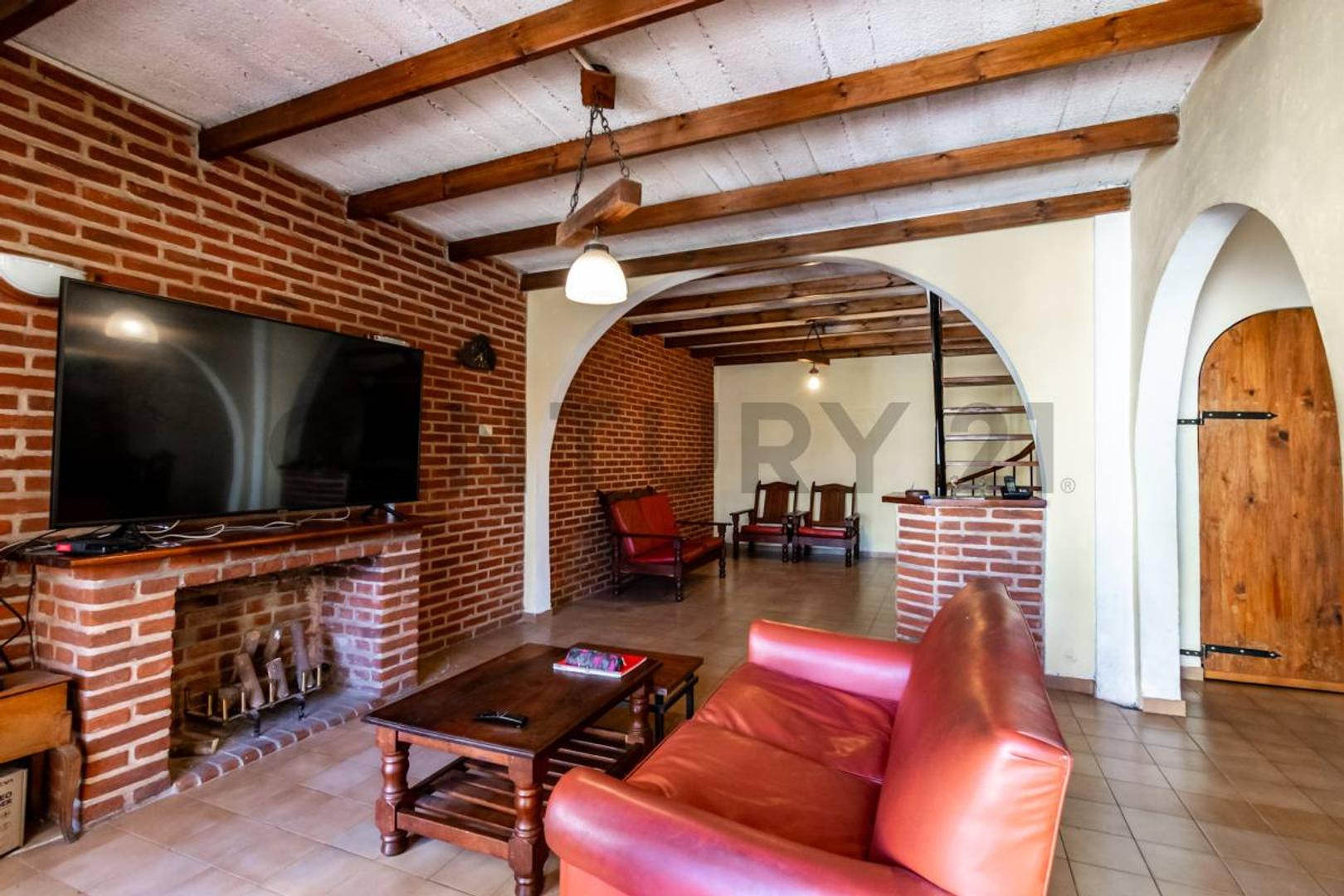 Anchordoqui 900, Piso 0