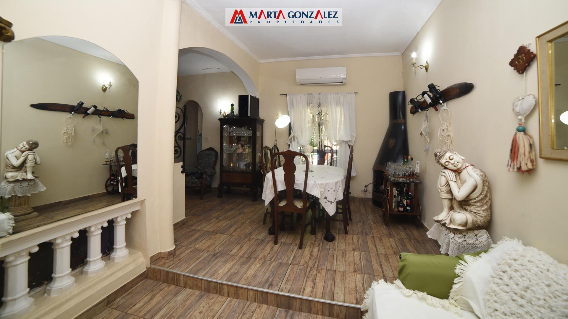 Casa 5 ambientes con 3 baños