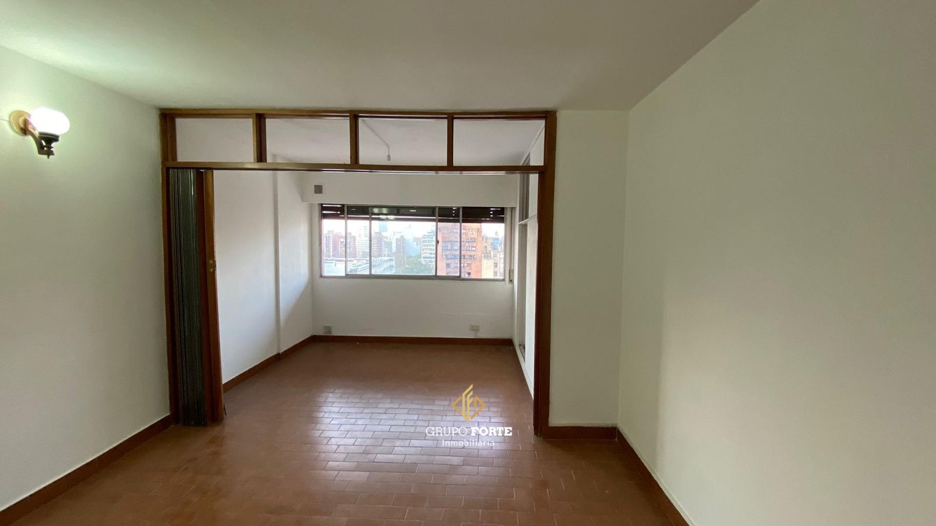 Blvd. San Juan 480 , Piso 8