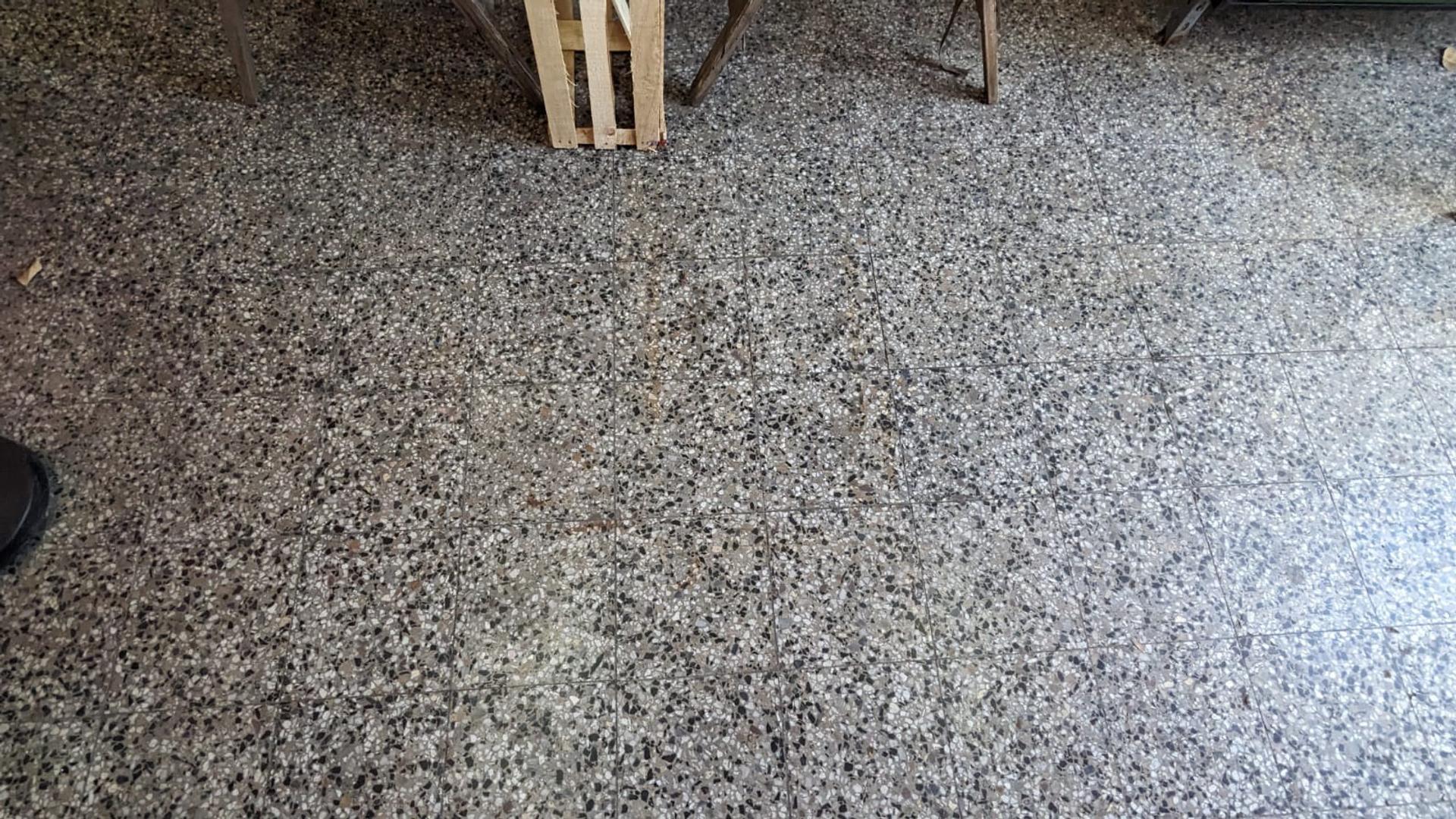 Seis LOCALES COMERCIAL EN VENTA  EVA PERON  3500 M CHINGOLO