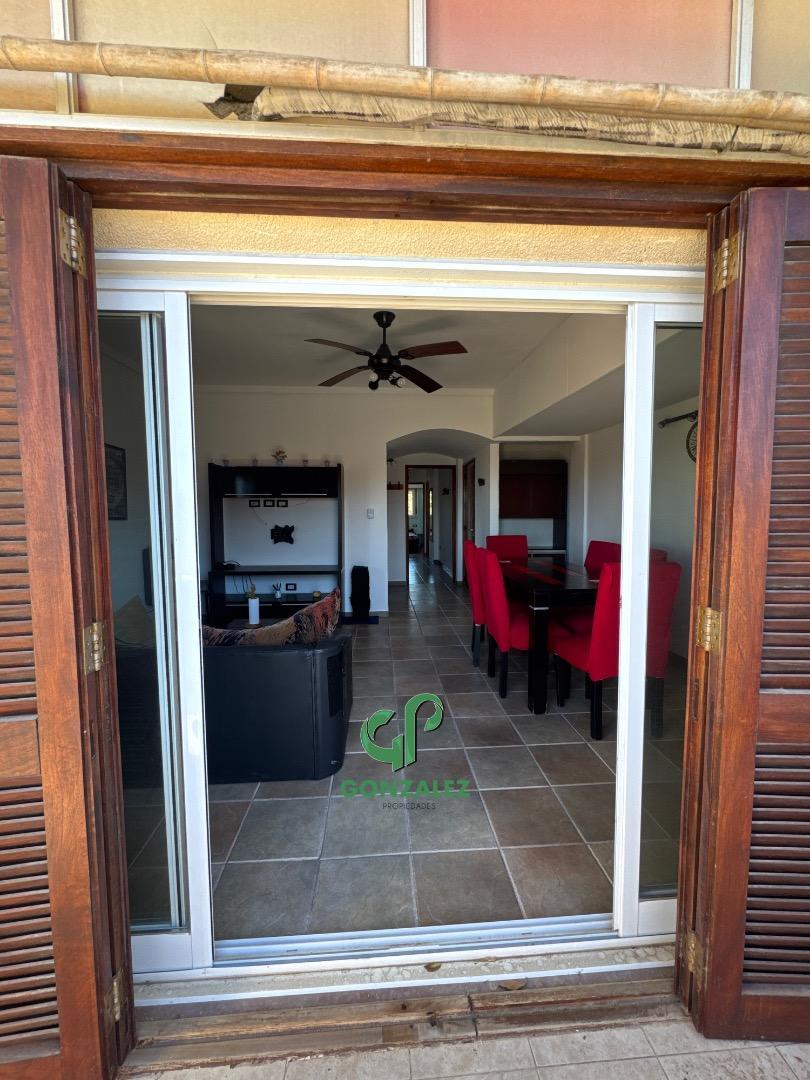 Departamento 4 ambientes con cochera