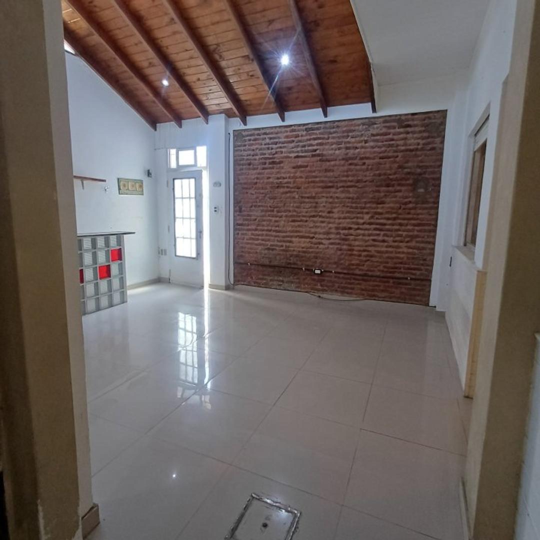Depto Tipo Casa en Venta en Ramos Mejia Sur, USD 59.000