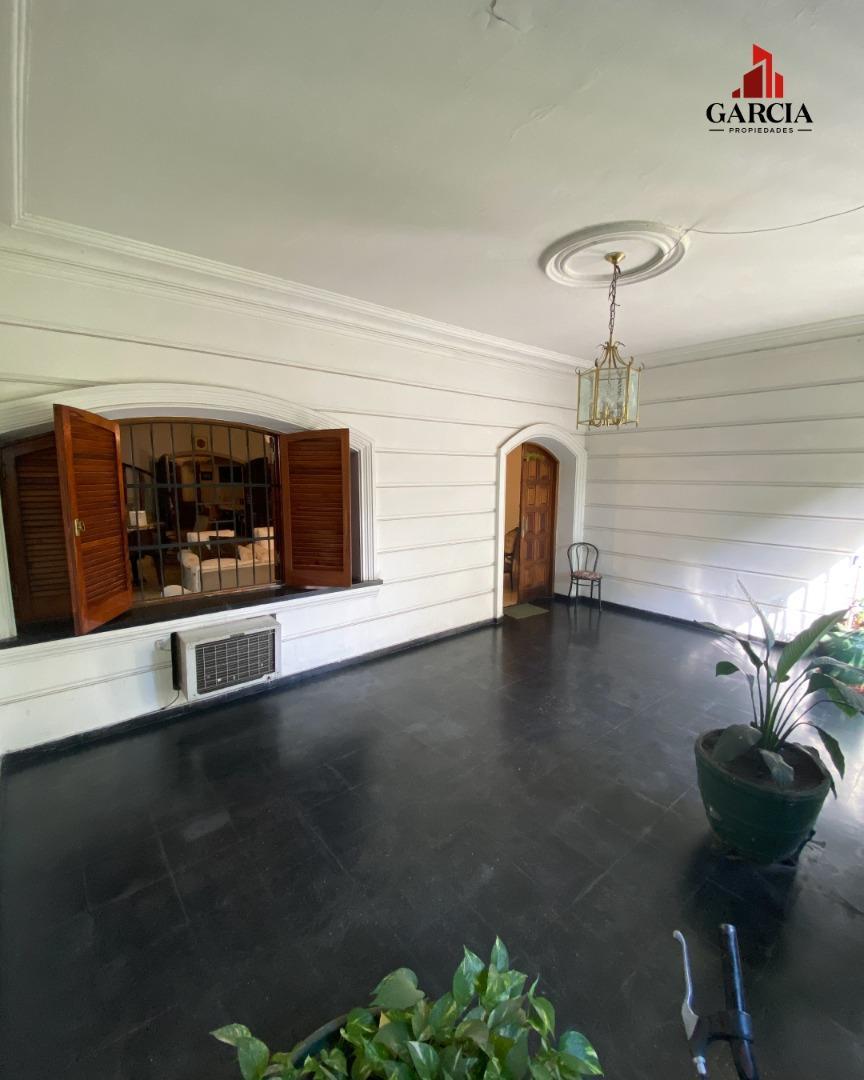 Casa 5 ambientes con 4 baños