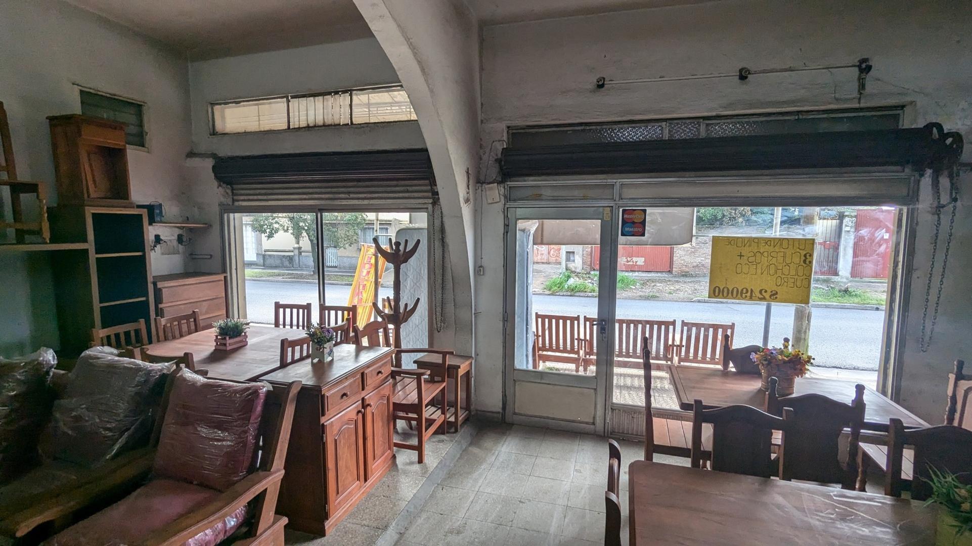 Local en Venta 51 años