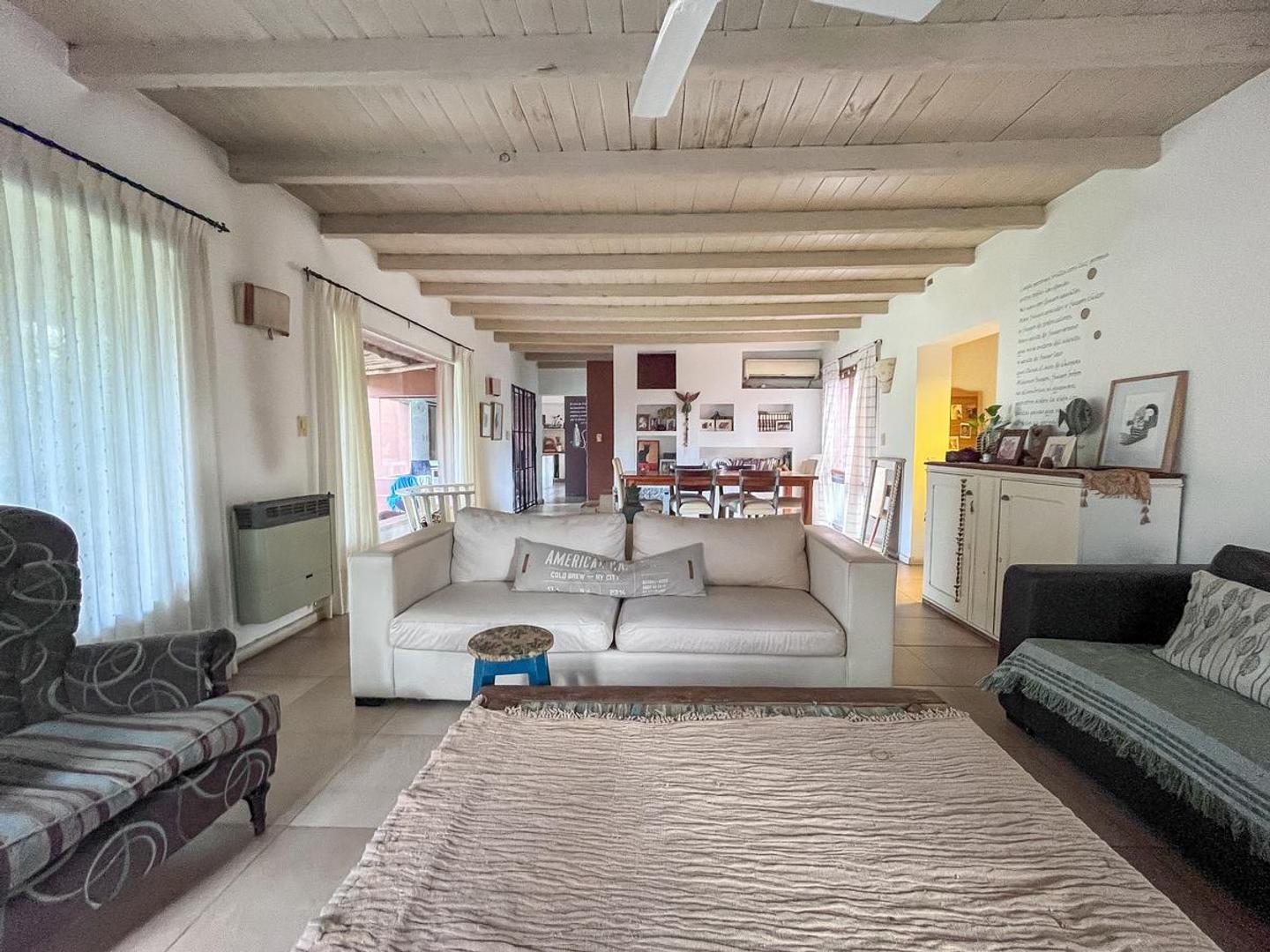 Casa 5 ambientes con 3 baños