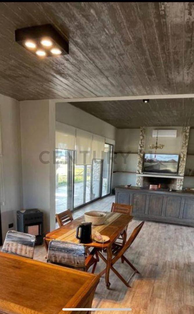 Casa 3 ambientes con 2 baños