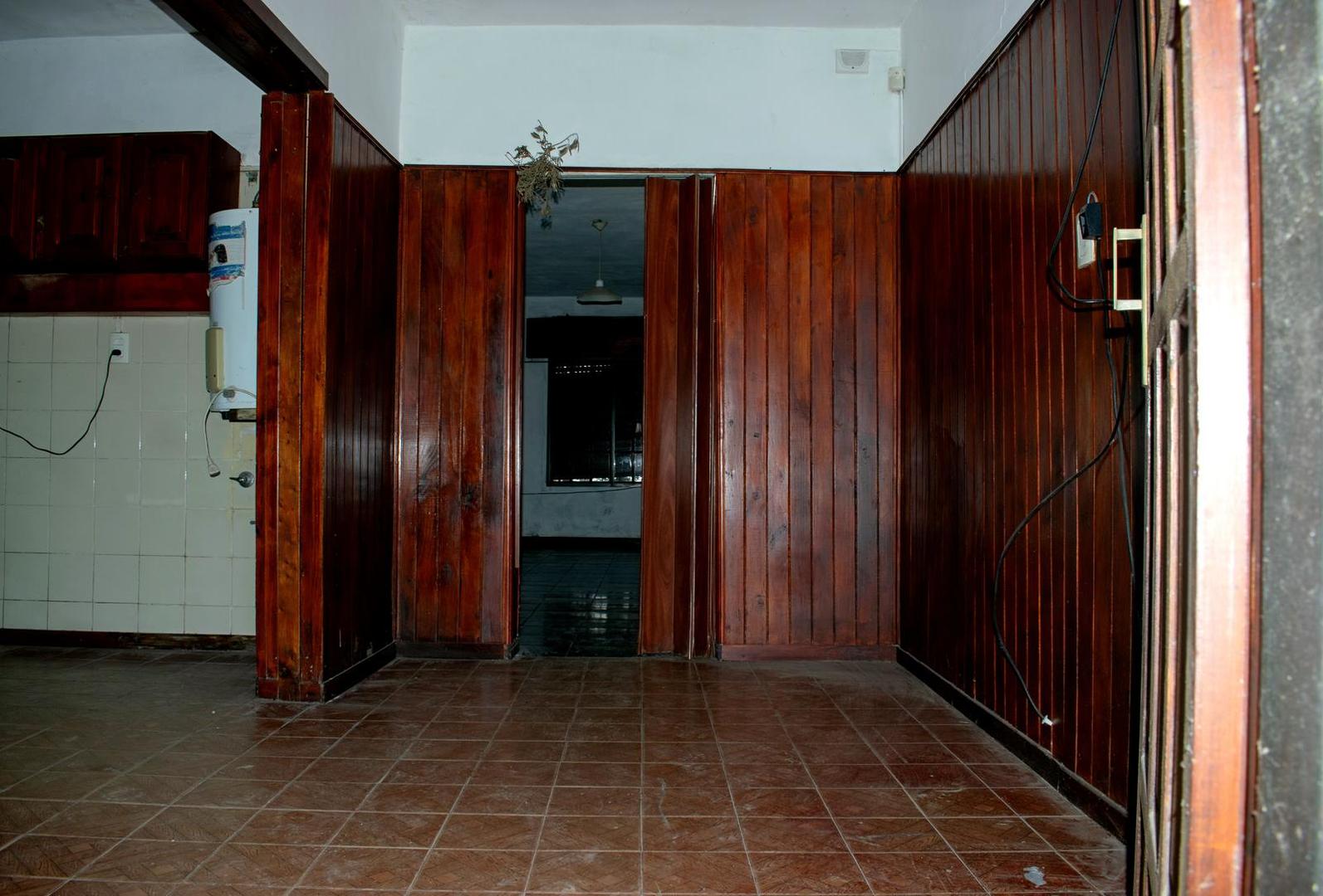 Casa 4 ambientes con 1 baño