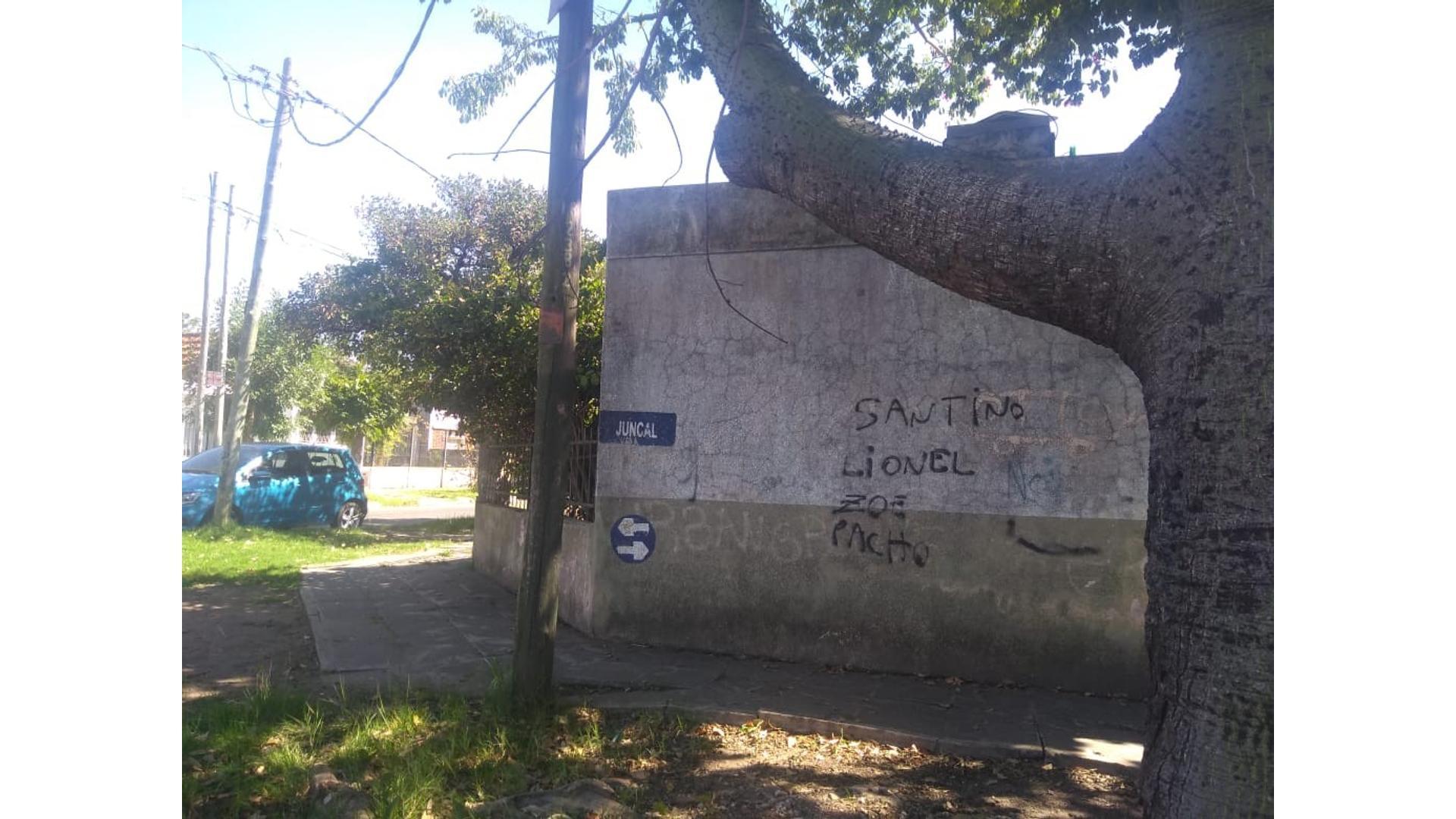 EXCELENTE CASA A REFACCIONAR