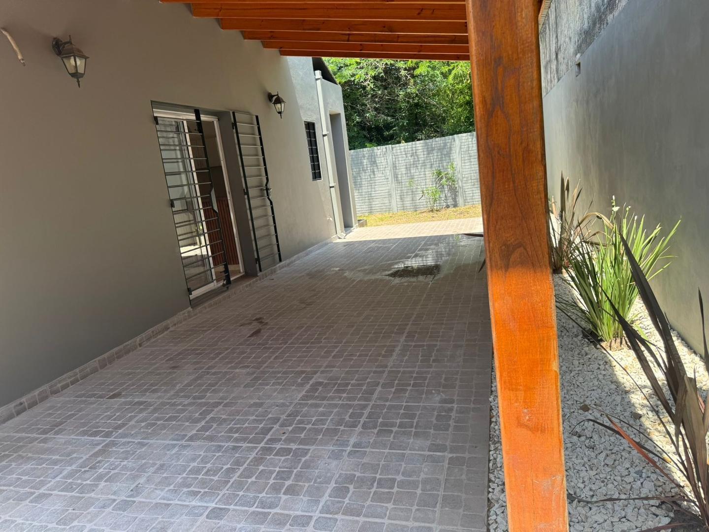 Casa 3 ambientes con 1 baño