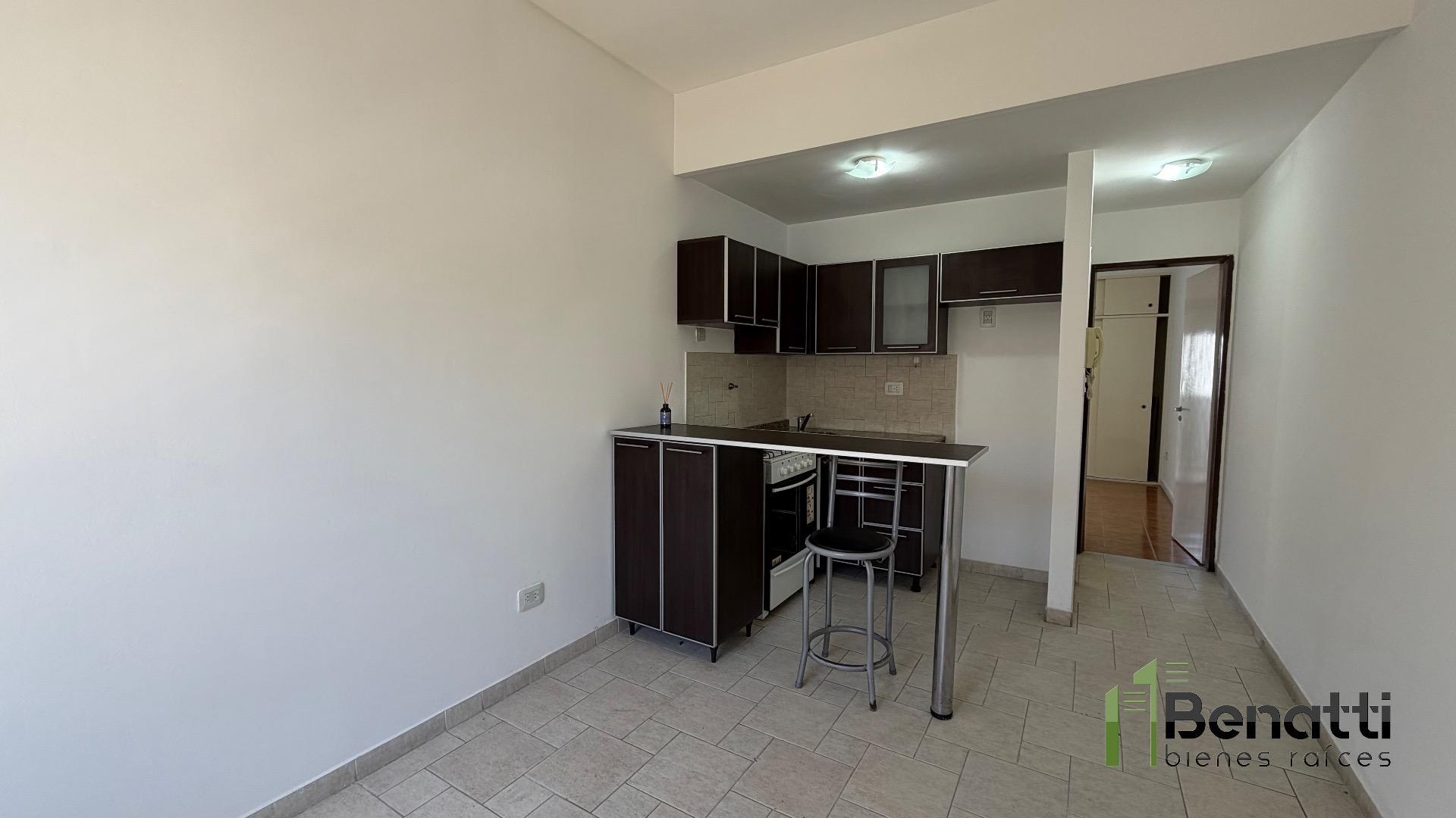 Departamento 2 amb. en alquiler en 1er piso por escalera.