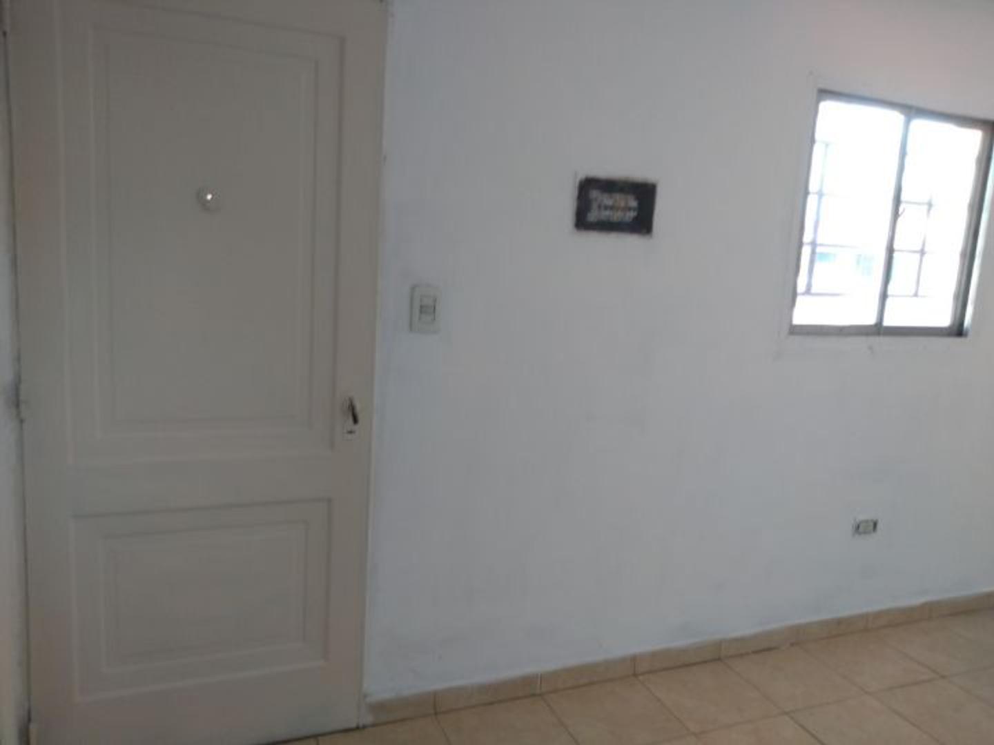 Depto Tipo Casa en Alquiler 46 años