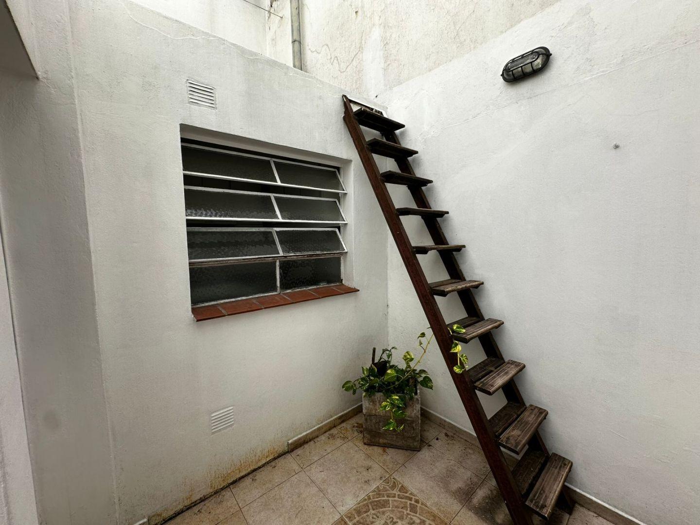 Alquiler | Departamento 3 ambientes con patio | Saavedra