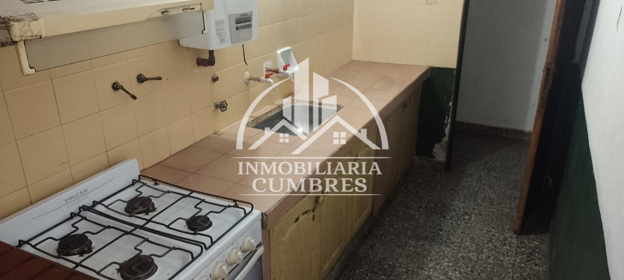 CASA EN BARRIO SANTA ANA I