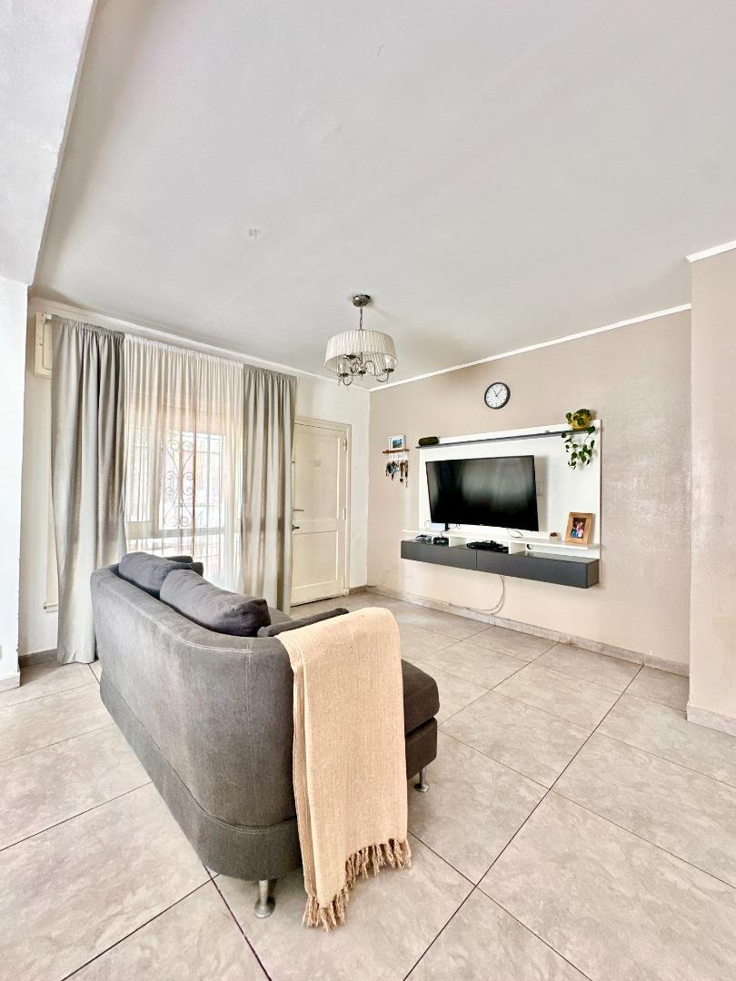 Casa 2 dorm, patio y quincho - Temperley - Gral Paz 815