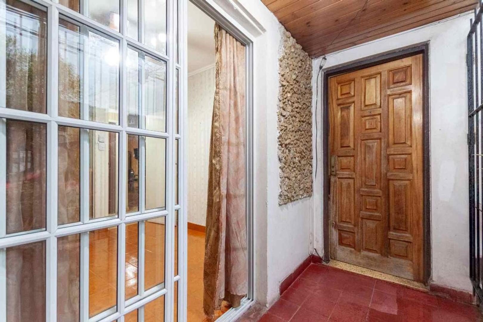 Casa 8 ambientes con 3 baños