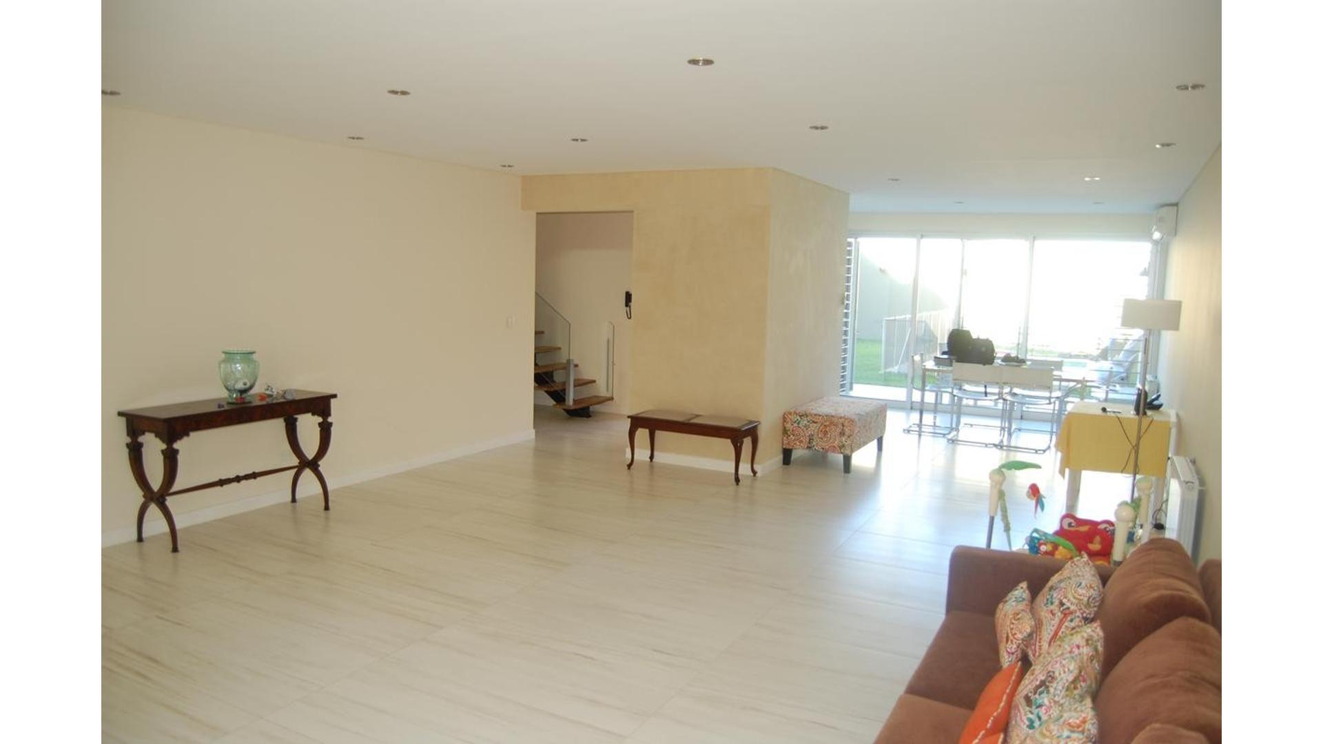 CASA EN VENTA EN MARTINEZ - VENTA CON RENTA