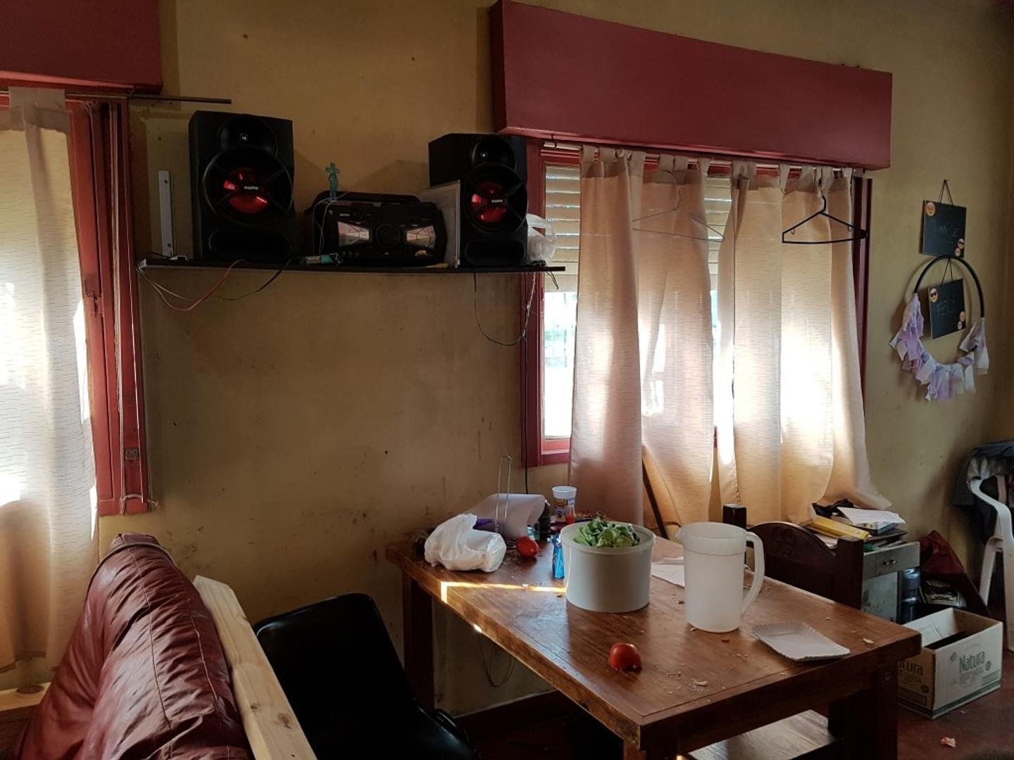 Casa 3 ambientes con 1 baño