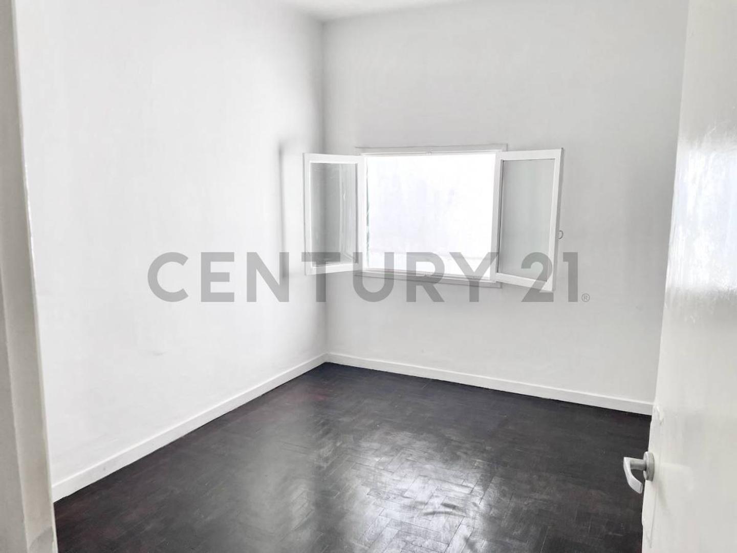 Venta ph 2 ambientes con terraza, Valentin Alsina, Lanús