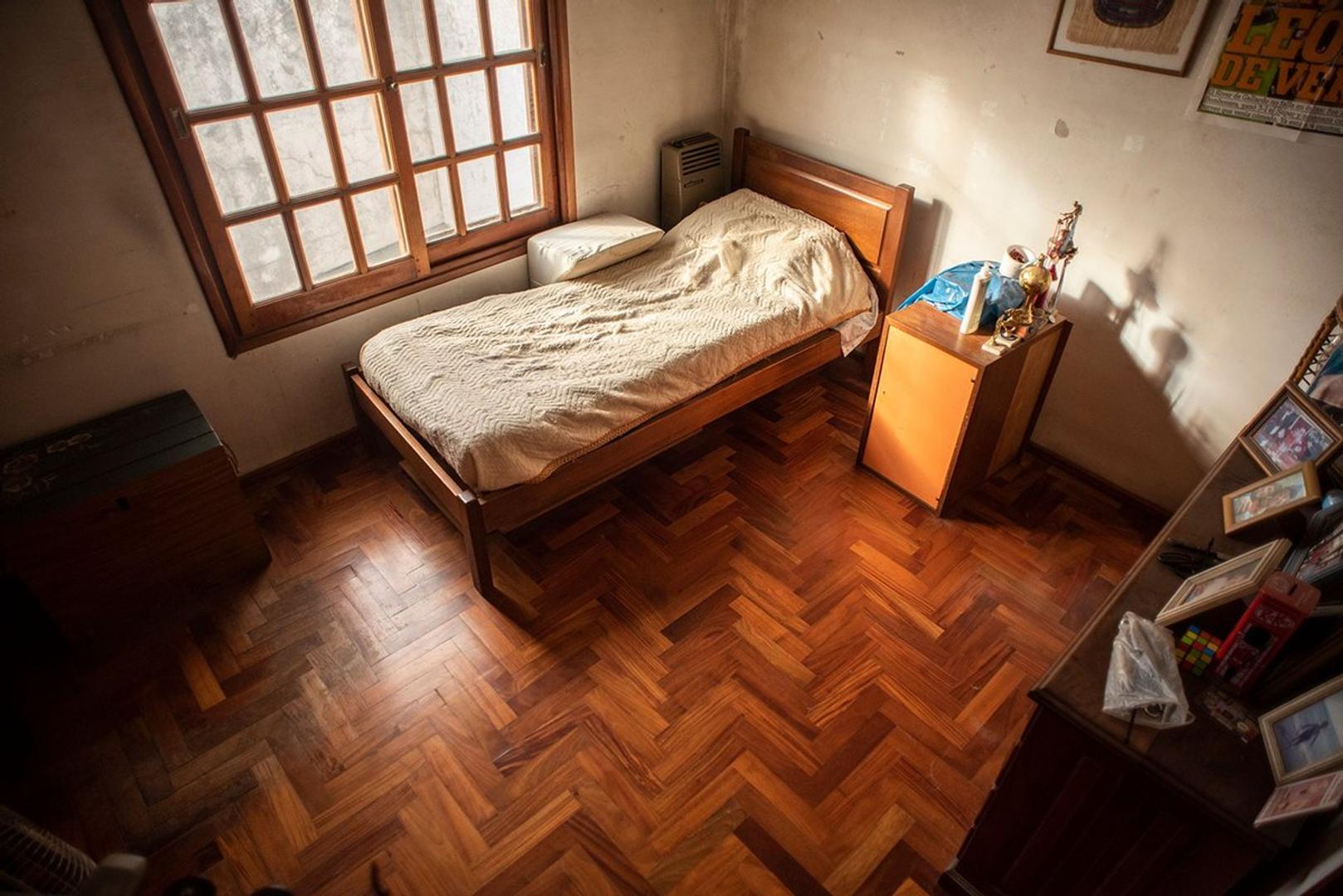 VENTA DUPLEX 4 AMB c PATIO Y COCHERA QUILMES CRED.