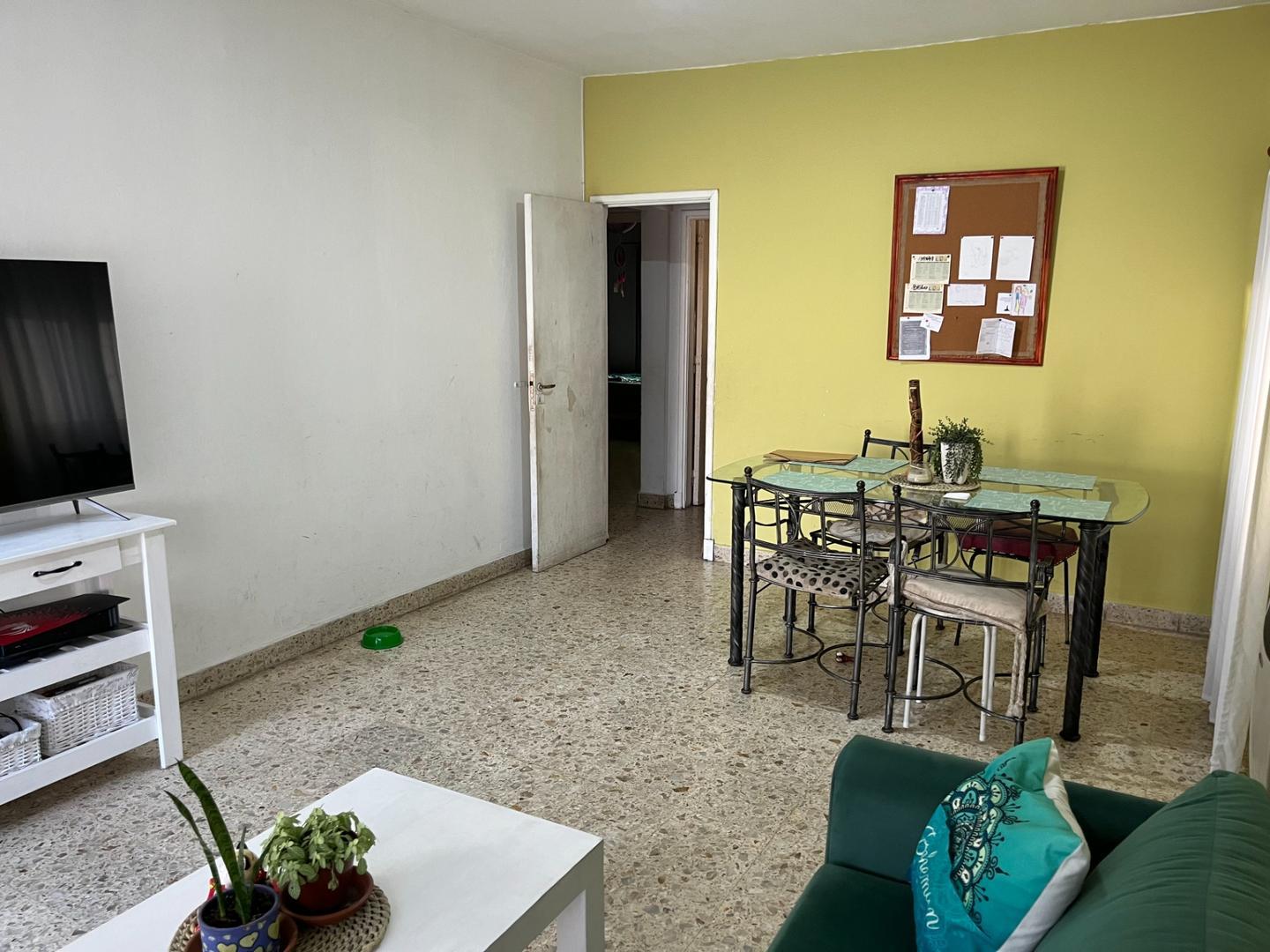 Casa al frente en PB con 2 dorm y patio propio