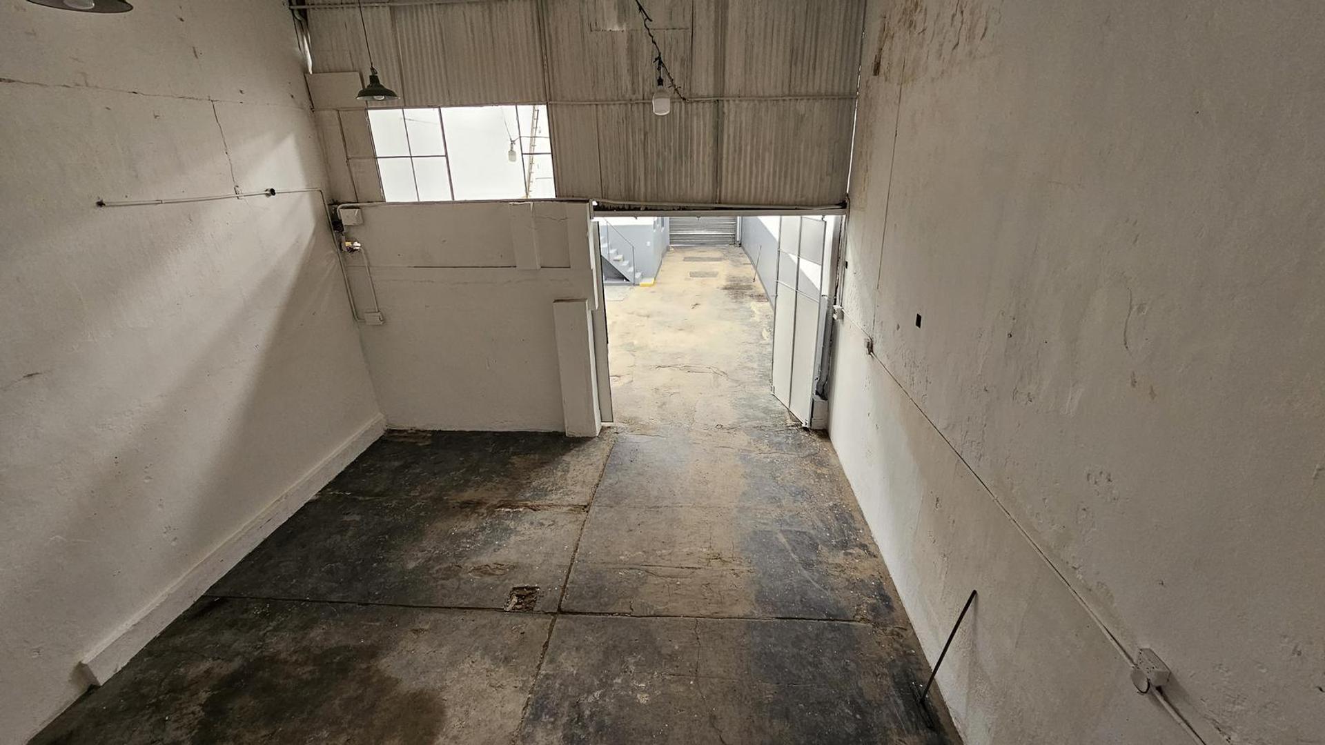 Galpon en Alquiler 7  mts Frente