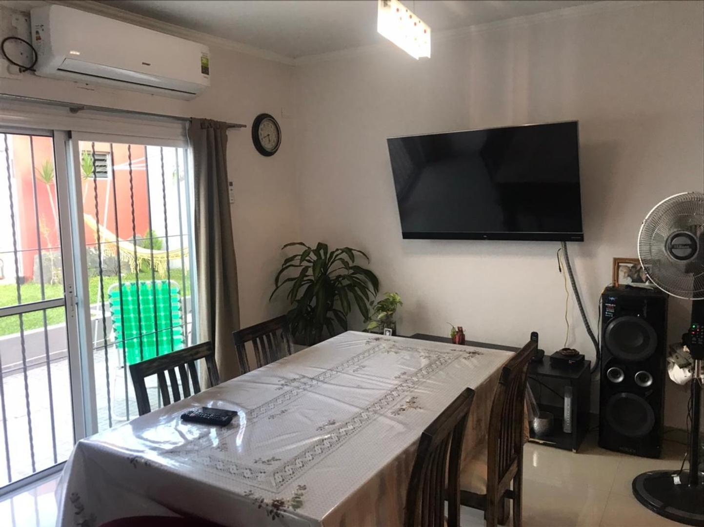 Casa 3 ambientes con 2 baños