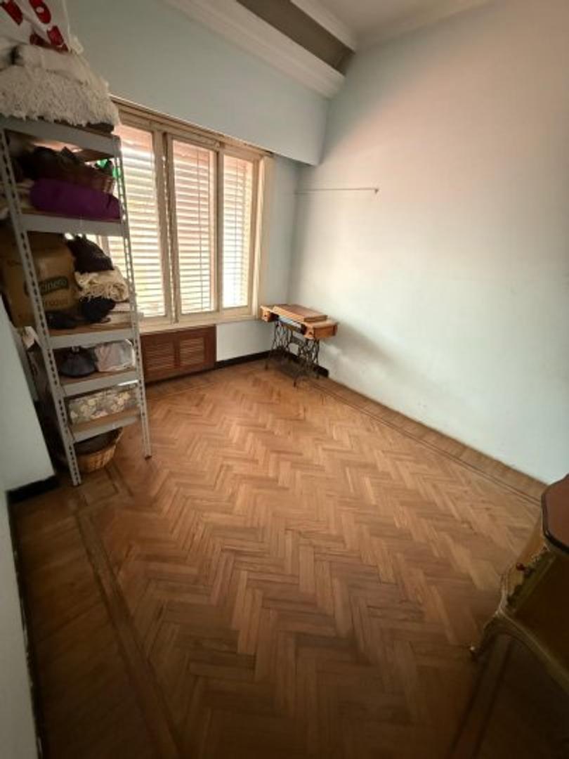 Casa  en VENTA de 5 amb, con dependencia - Villa Lugano