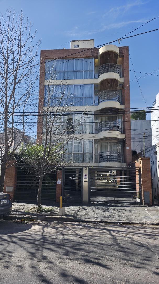 Piso de 4 ambientes y dependencia - castelar norte