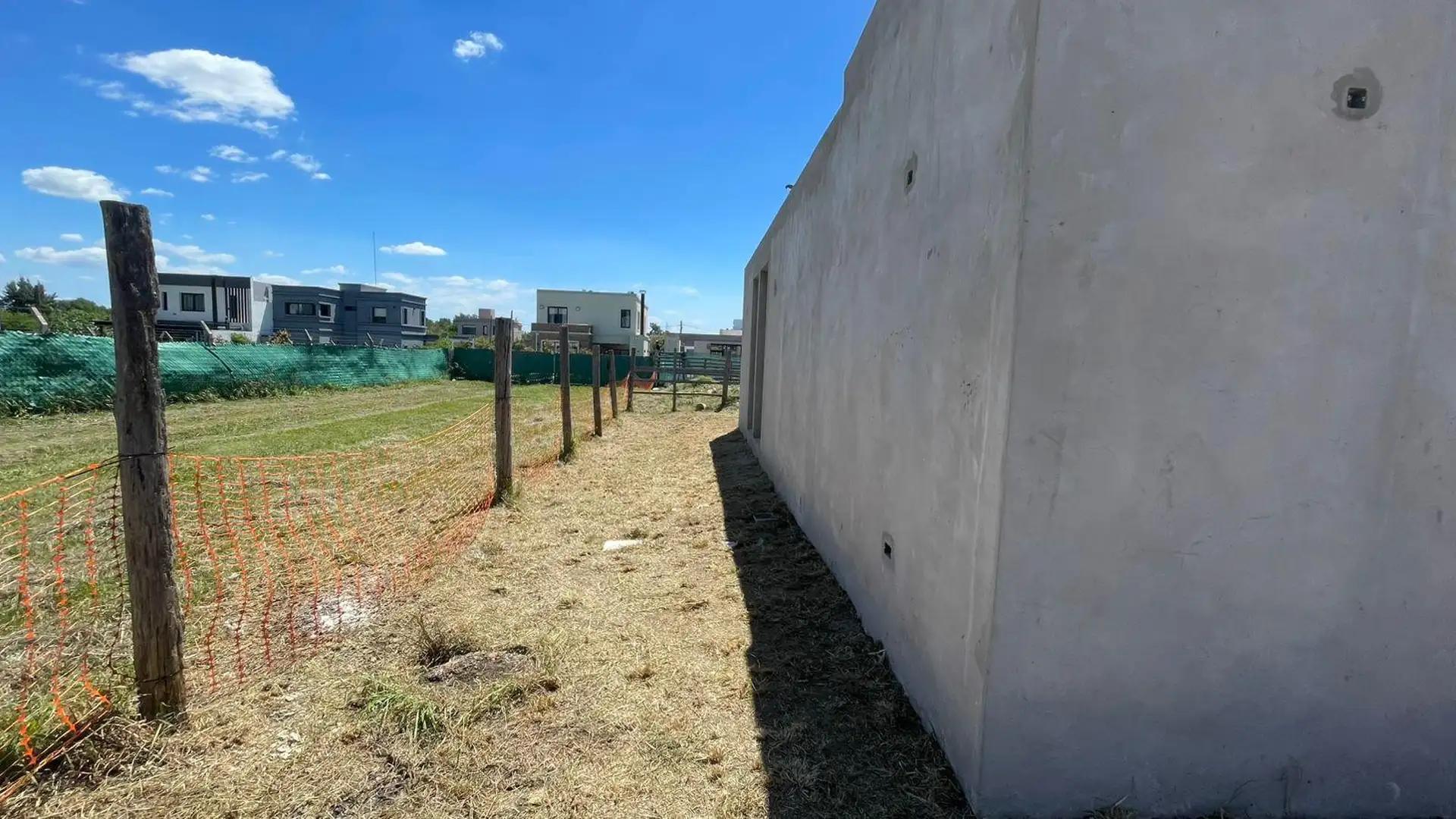 CASA A TERMINAR GORINA EXCELENTE OPORTUNIDAD UBICACION ZONA