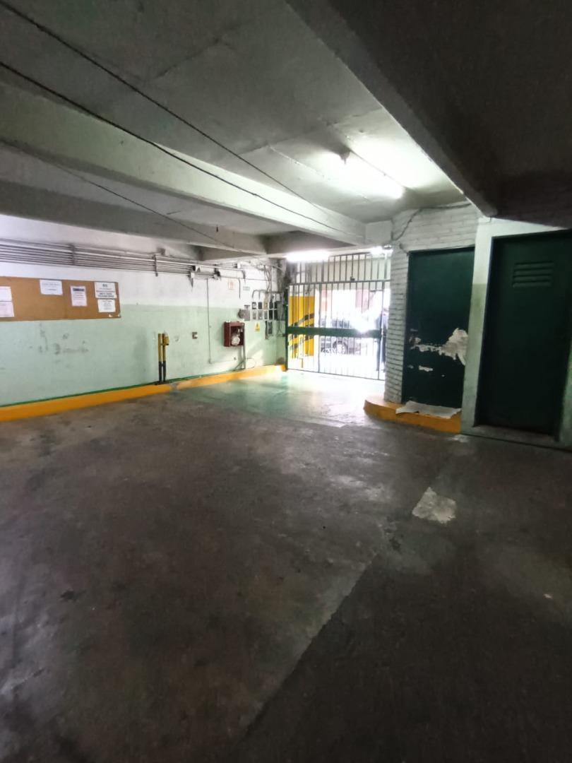 Cochera cubierta - Recoleta - Venta