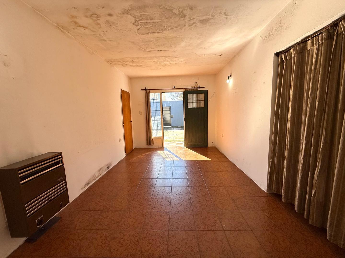 Casa 3 ambientes con 1 baño