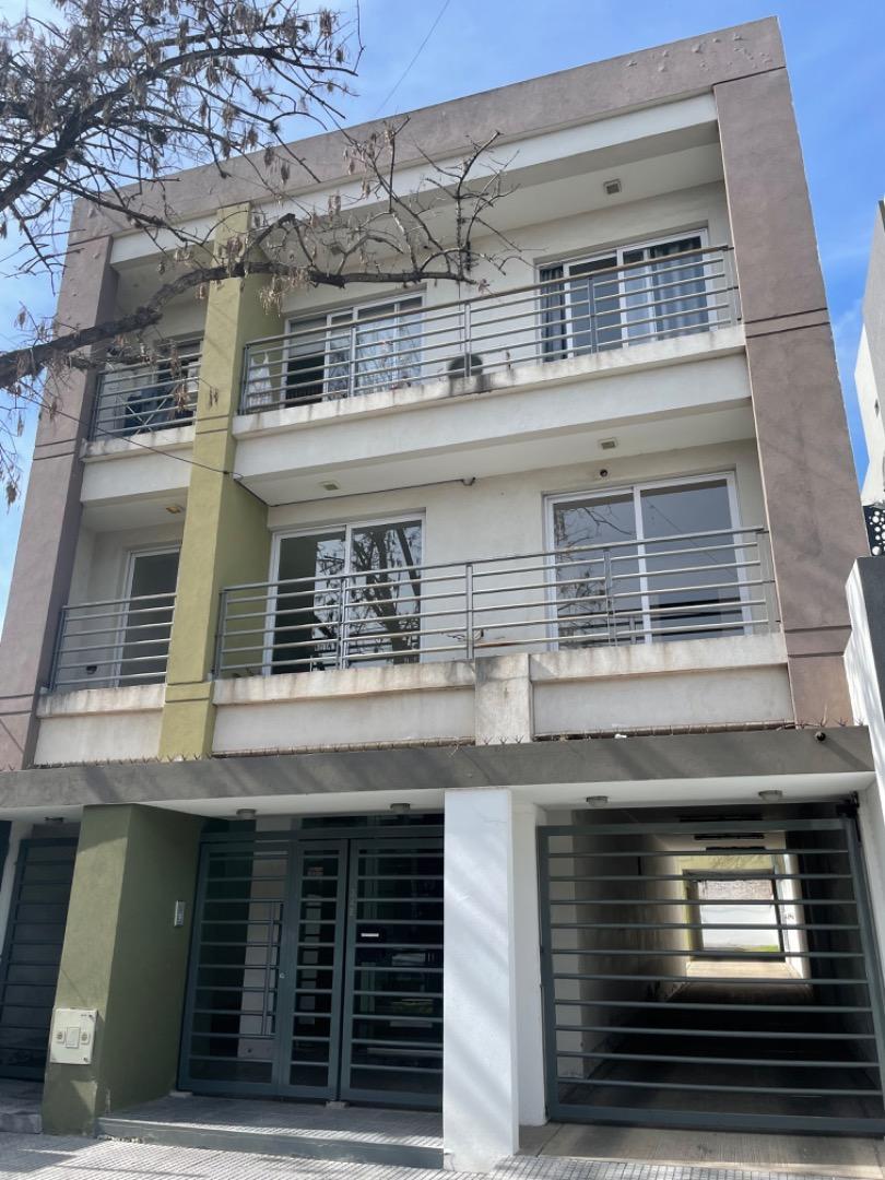 Amplio 2 ambientes en alquiler en S.A. de Padua