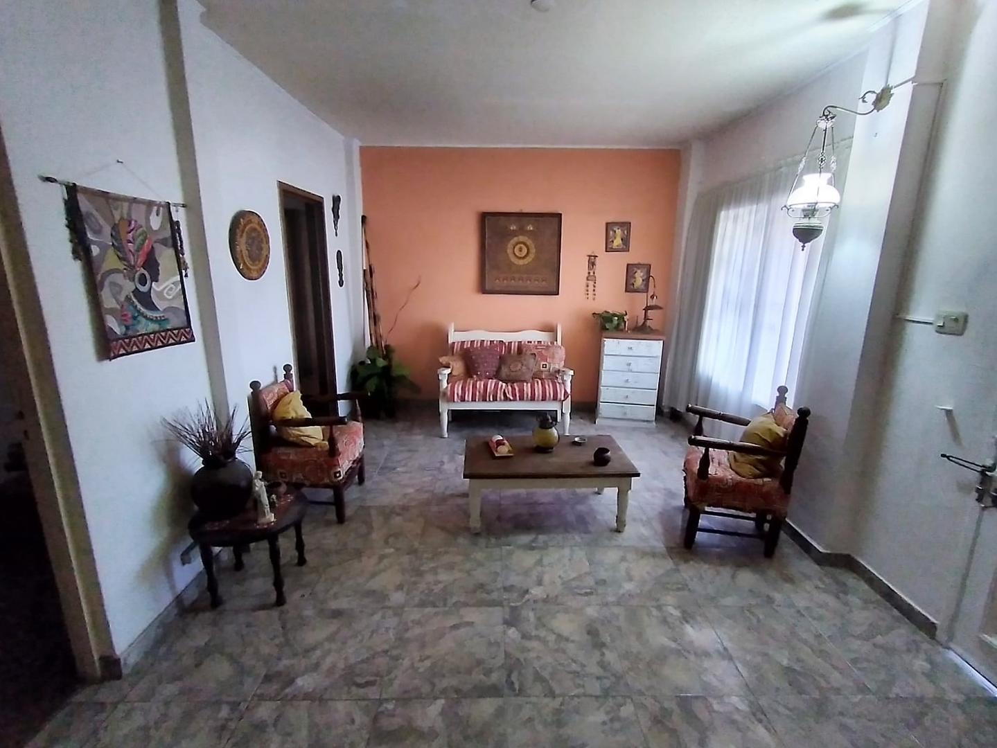 Casa 7 ambientes con 3 baños