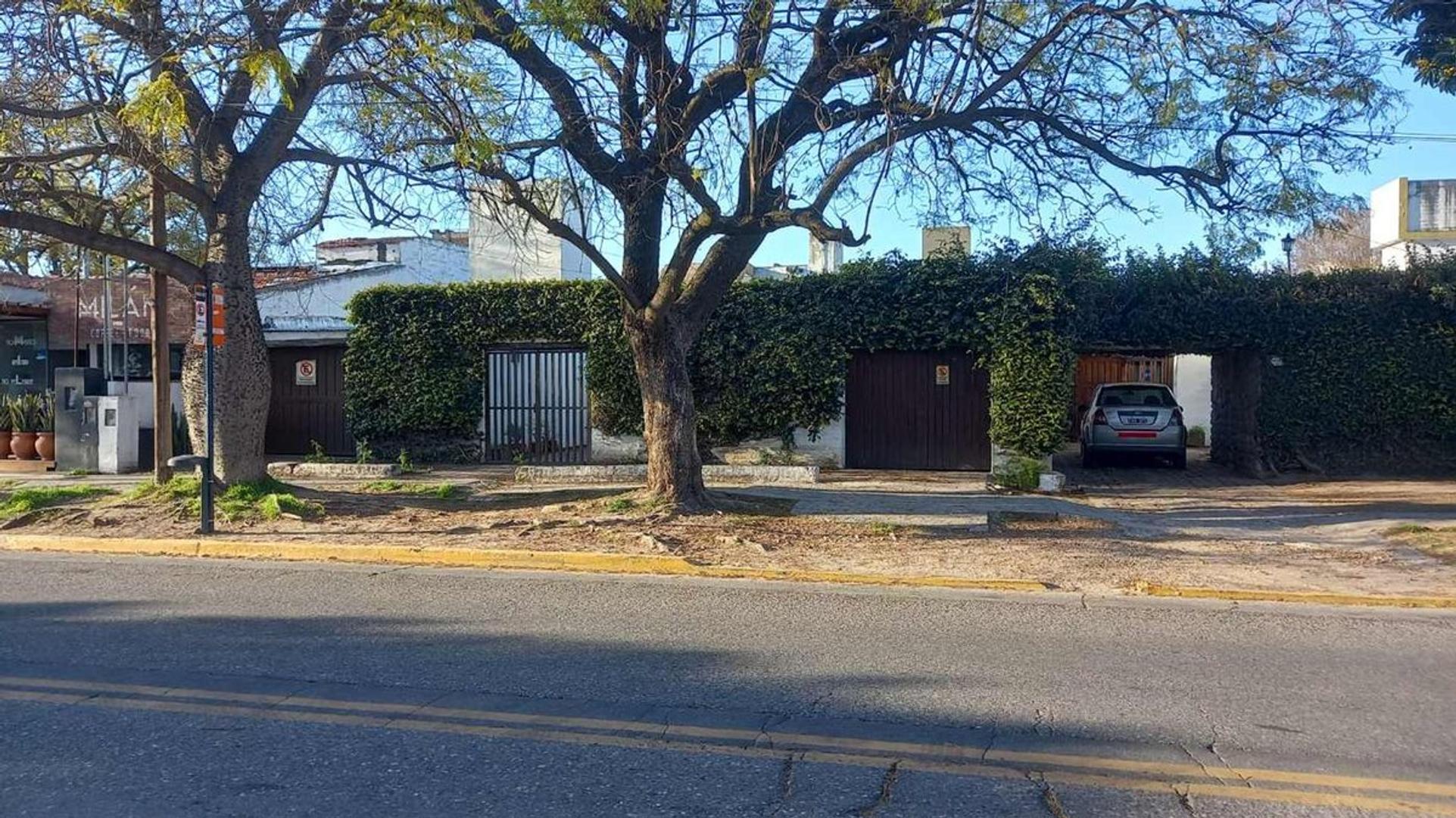 VENTA CASA 3 DORM, ZONA MUJER URBANA, CORDOBA