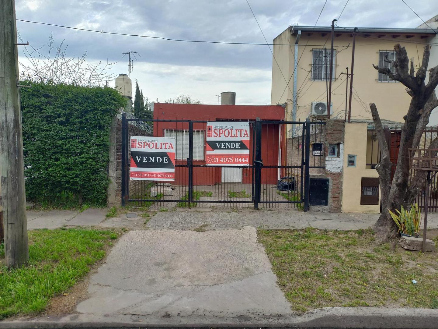 CASA EN VENTA CON POSIBILIDAD DE CONTINUAR CONSTRUYENDO