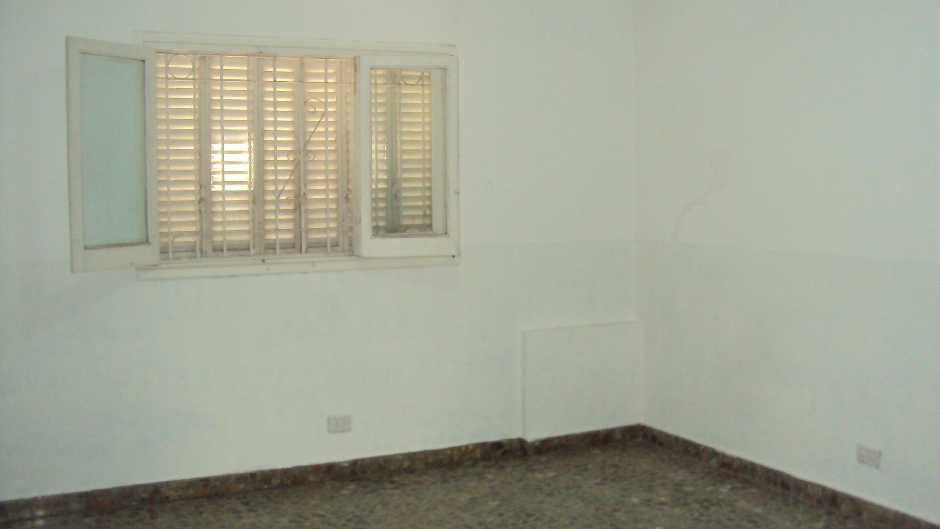 CASA AMERICANA DE 4 AMB SOLO USO PROFESIONAL