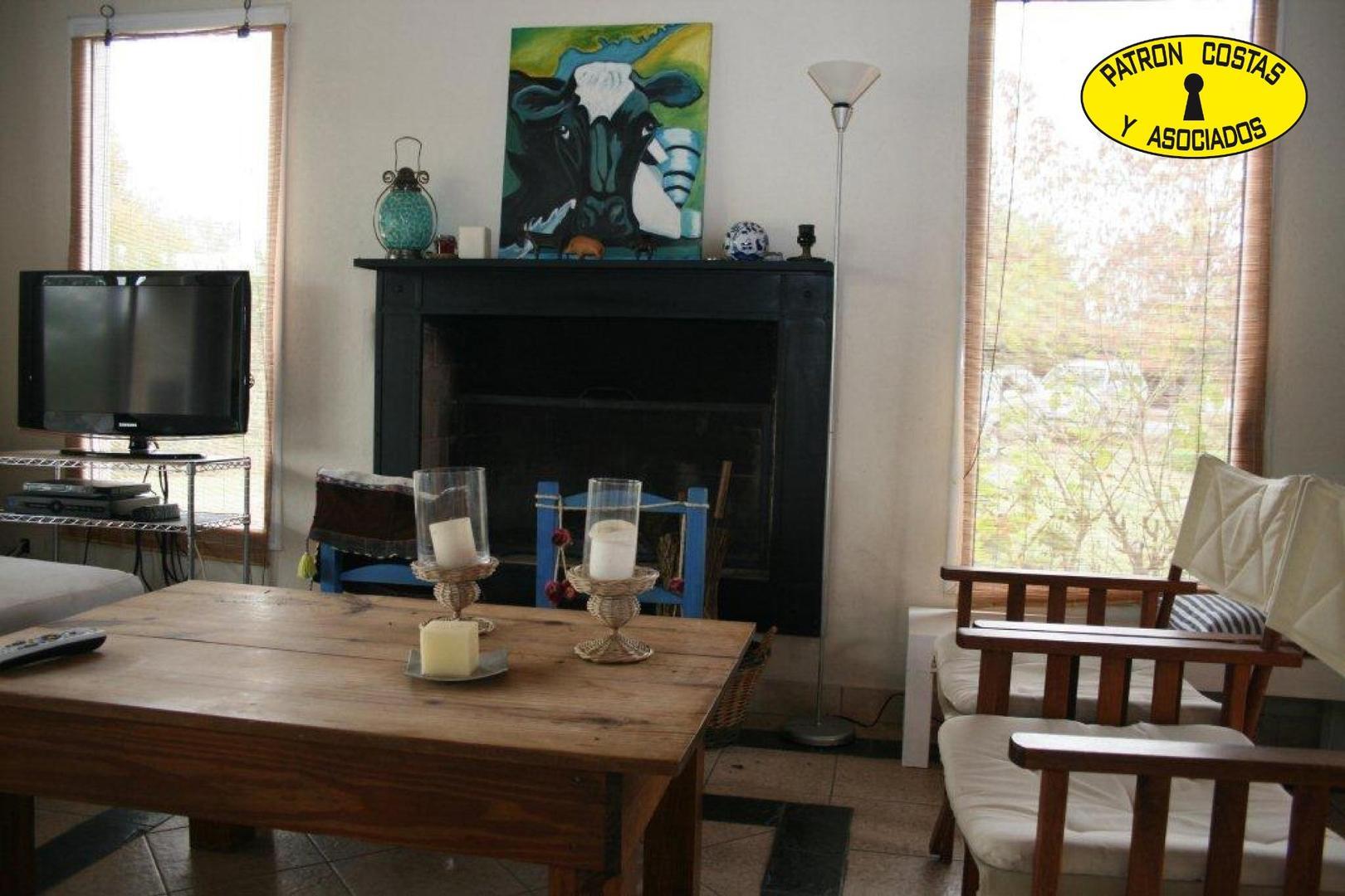 Casa en Venta con 3 cocheras