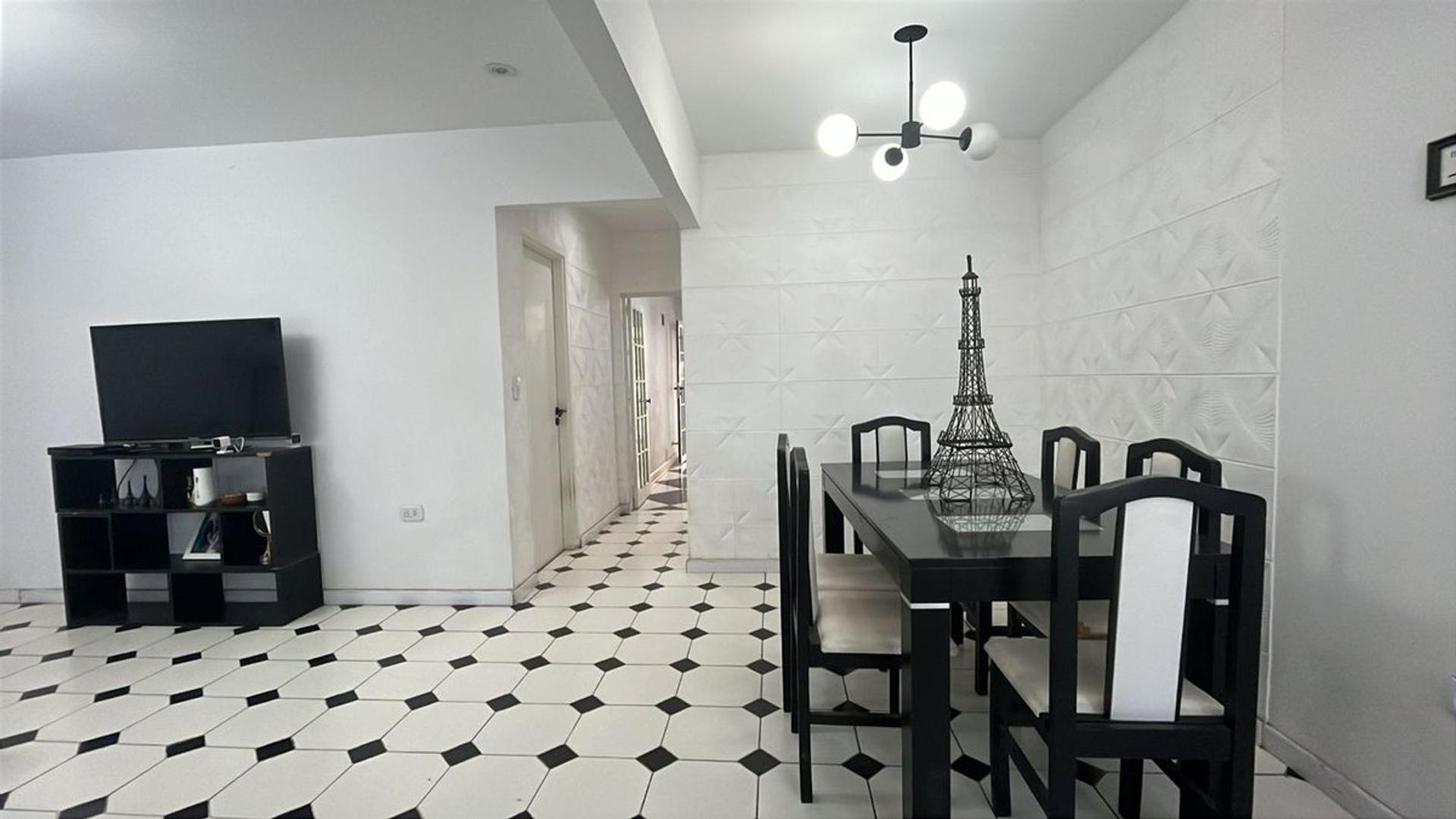 Casa 2 ambientes con 1 baño