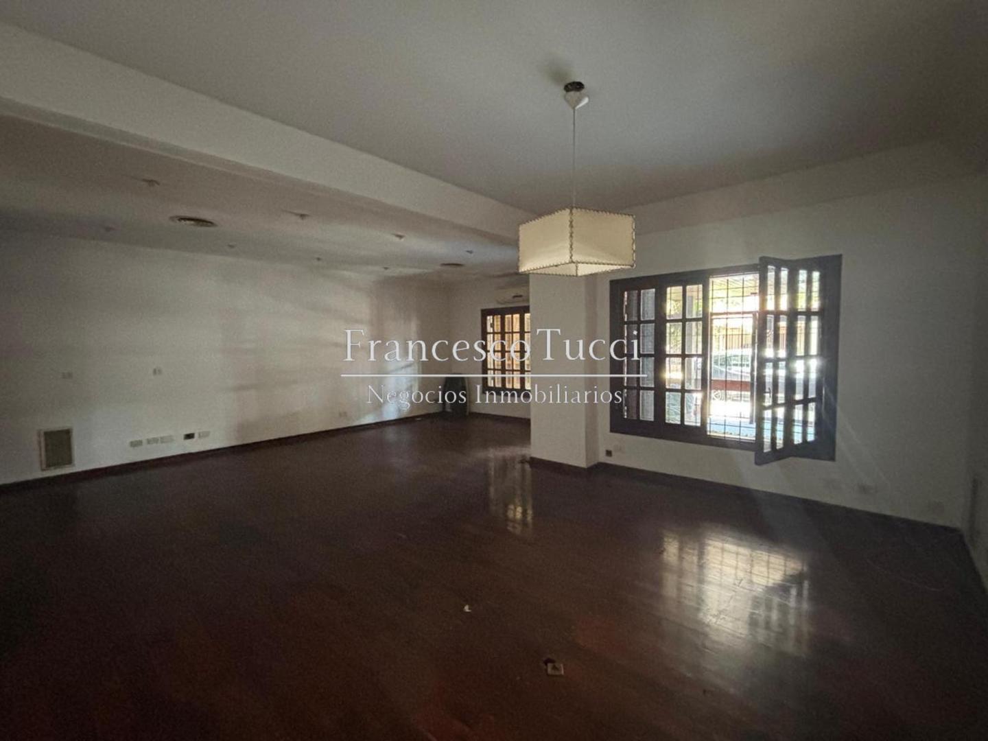 Casa en venta 9 ambientes Florida Oeste