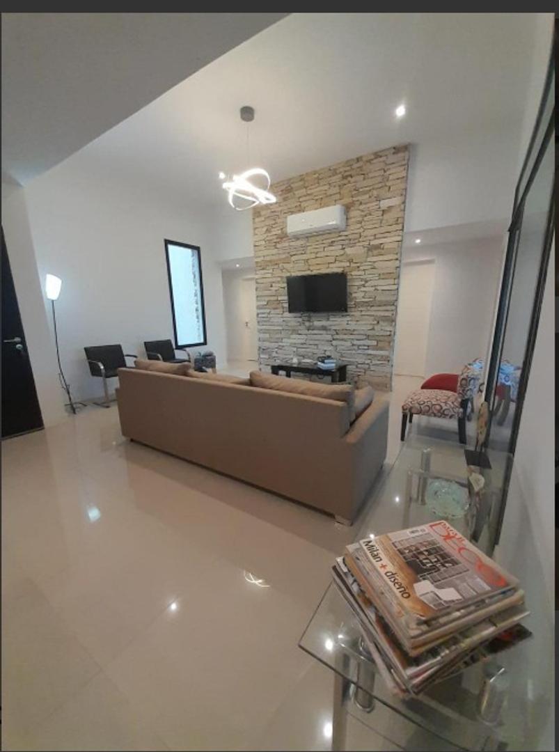 Casa en Alquiler en San Sebastian, USD 1.500