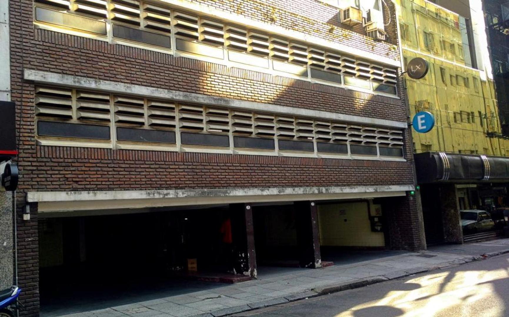 VENTA -  Cochera 1 piso - por rampa - EXCELENTE UBICACION - buen retorno de invesion