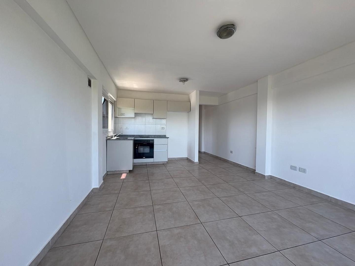 Departamento en Alquiler en Ituzaingo Norte, $ 750.000